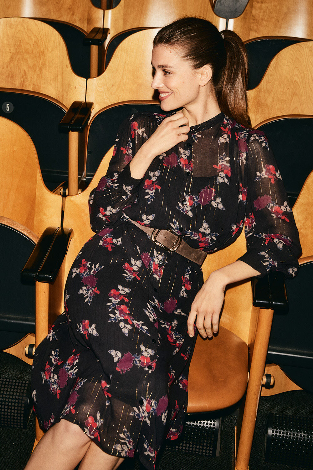 Robe chemisier en viscose &agrave; motif floral - Black, Ceinture large avec boucle sculpturale - Chocolate Plum