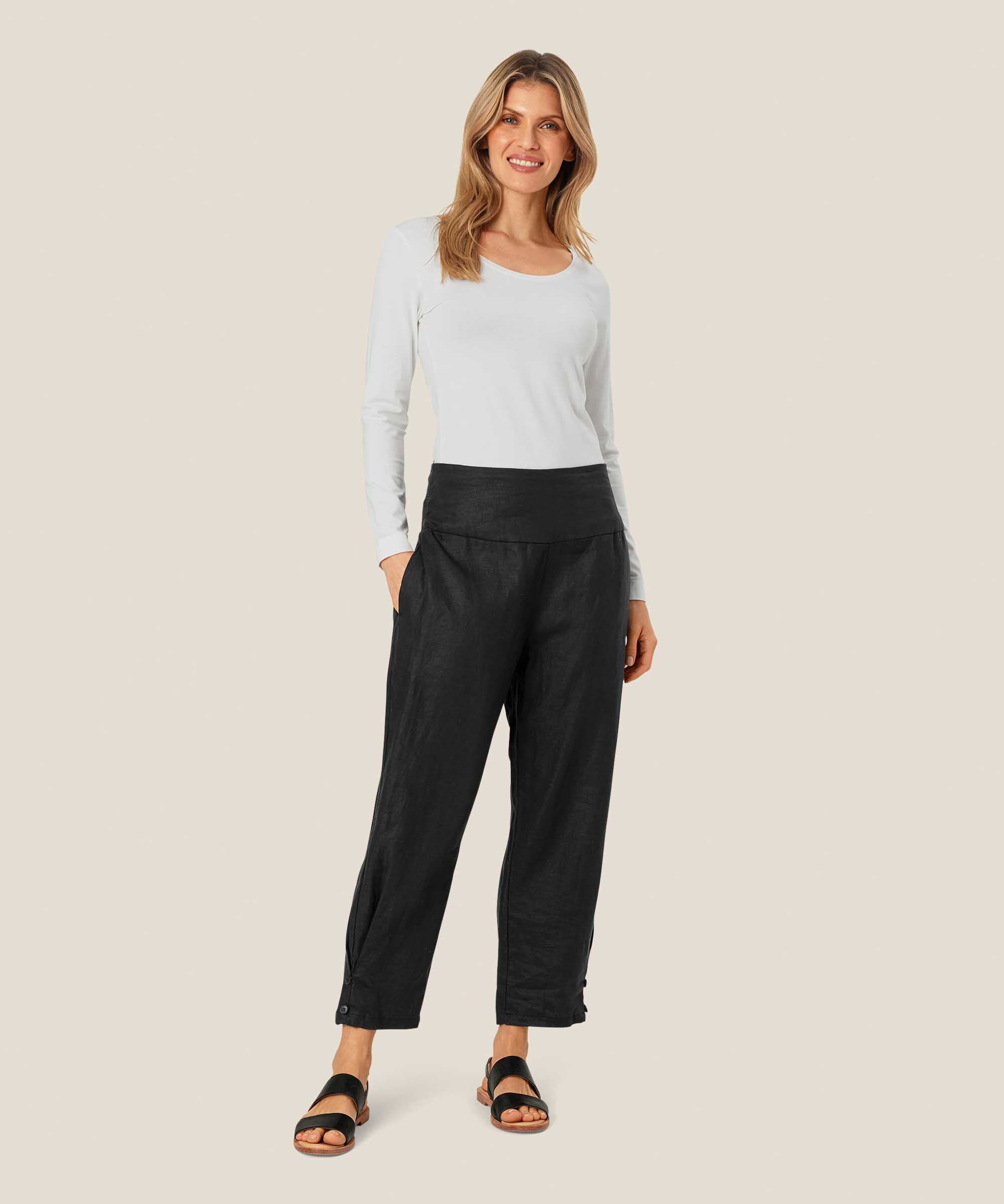 pantalon en lin avec large élastique smocké au dos et détail boutonné, Black