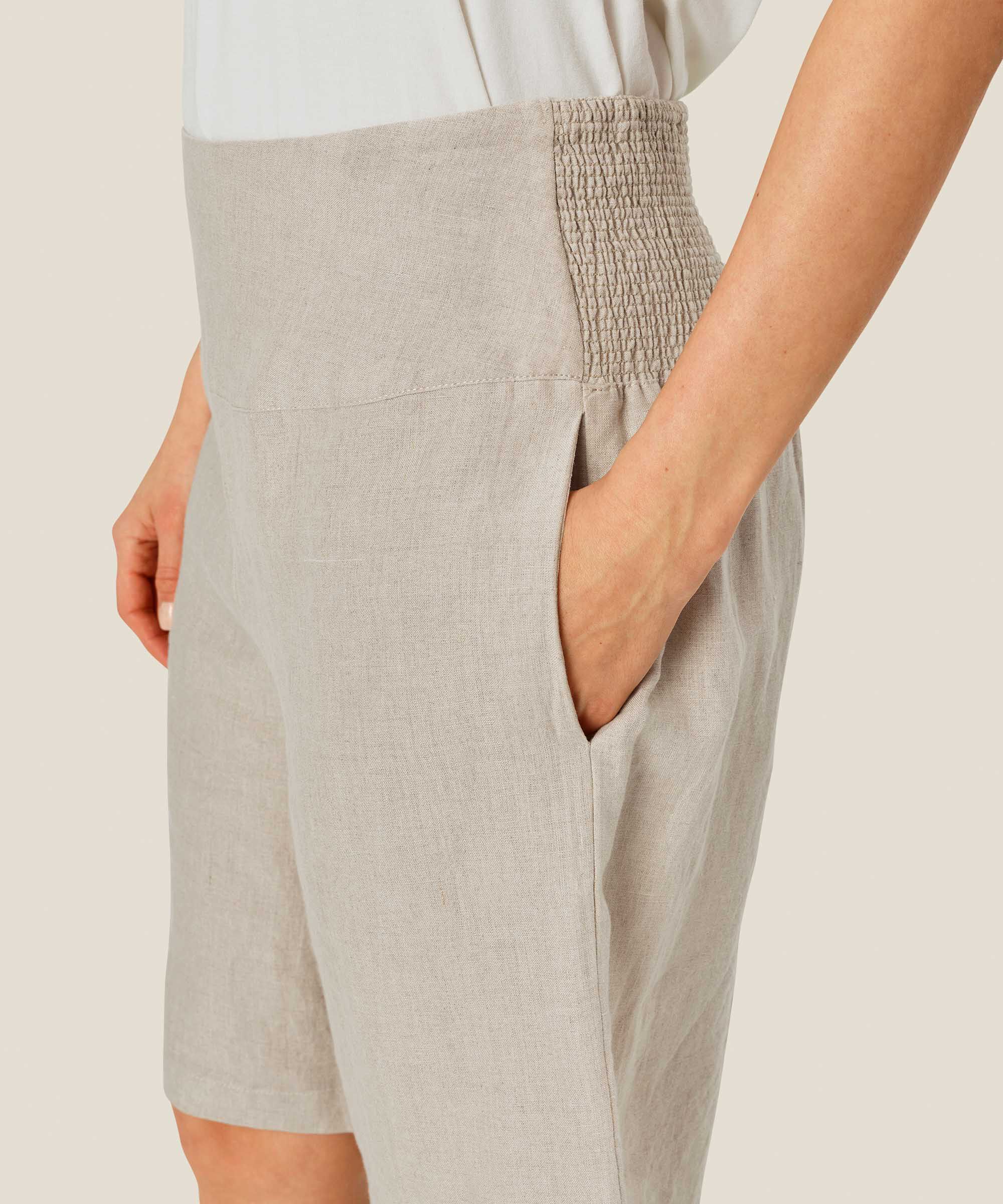 Short En Lin Avec Élastique Smocké Au Dos, Natural