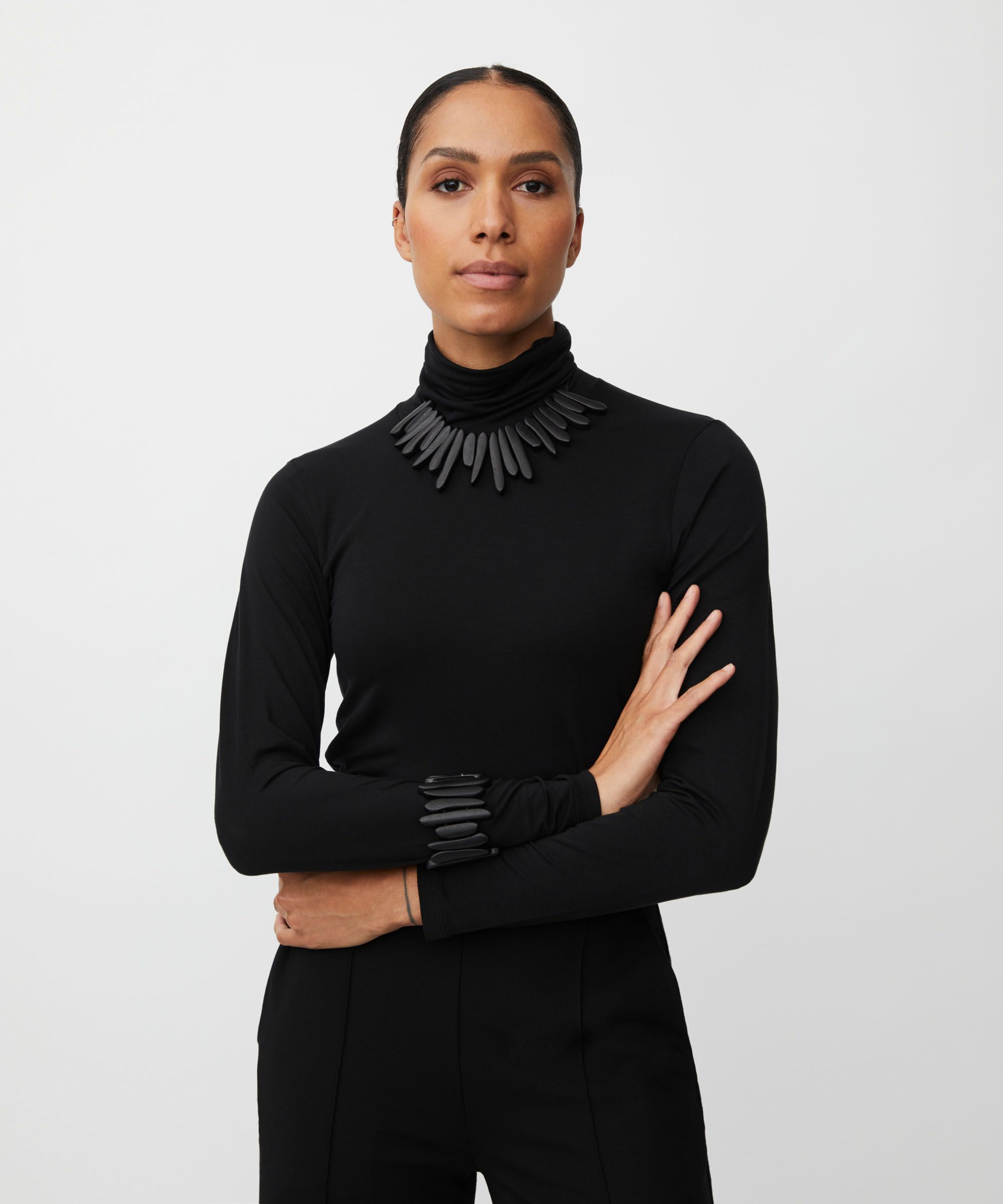 collier avec perles en bois noires, Black