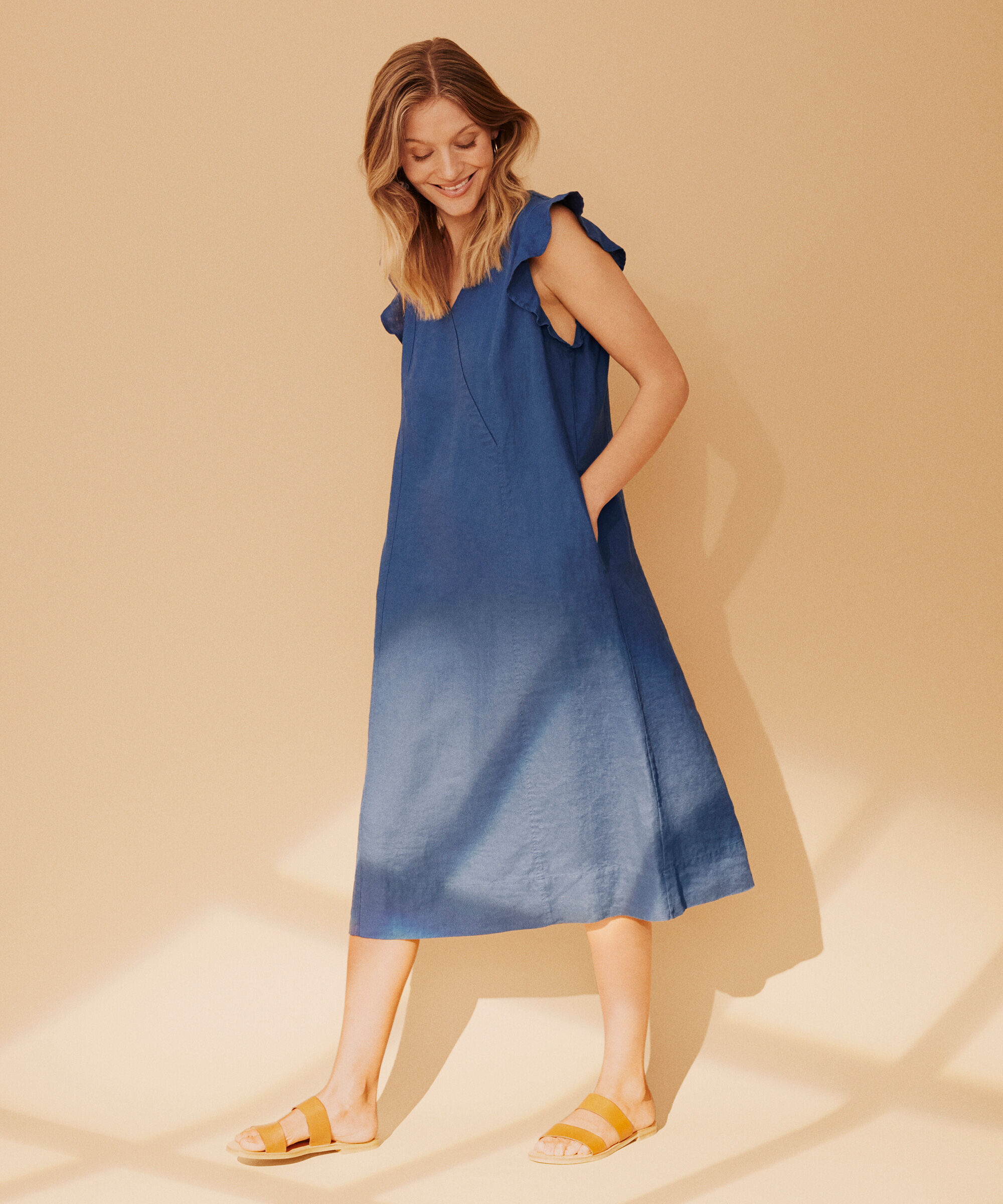 robe en lin avec col en V et volants, Navy Peony