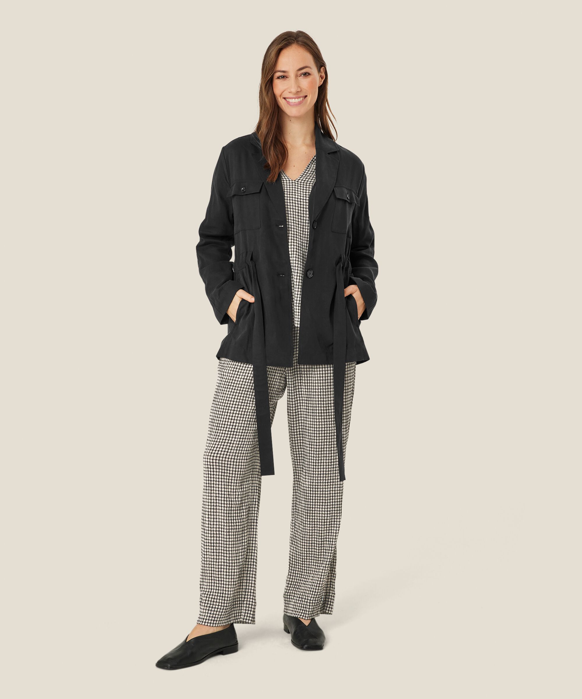 veste avec poches et liens à la taille, Black