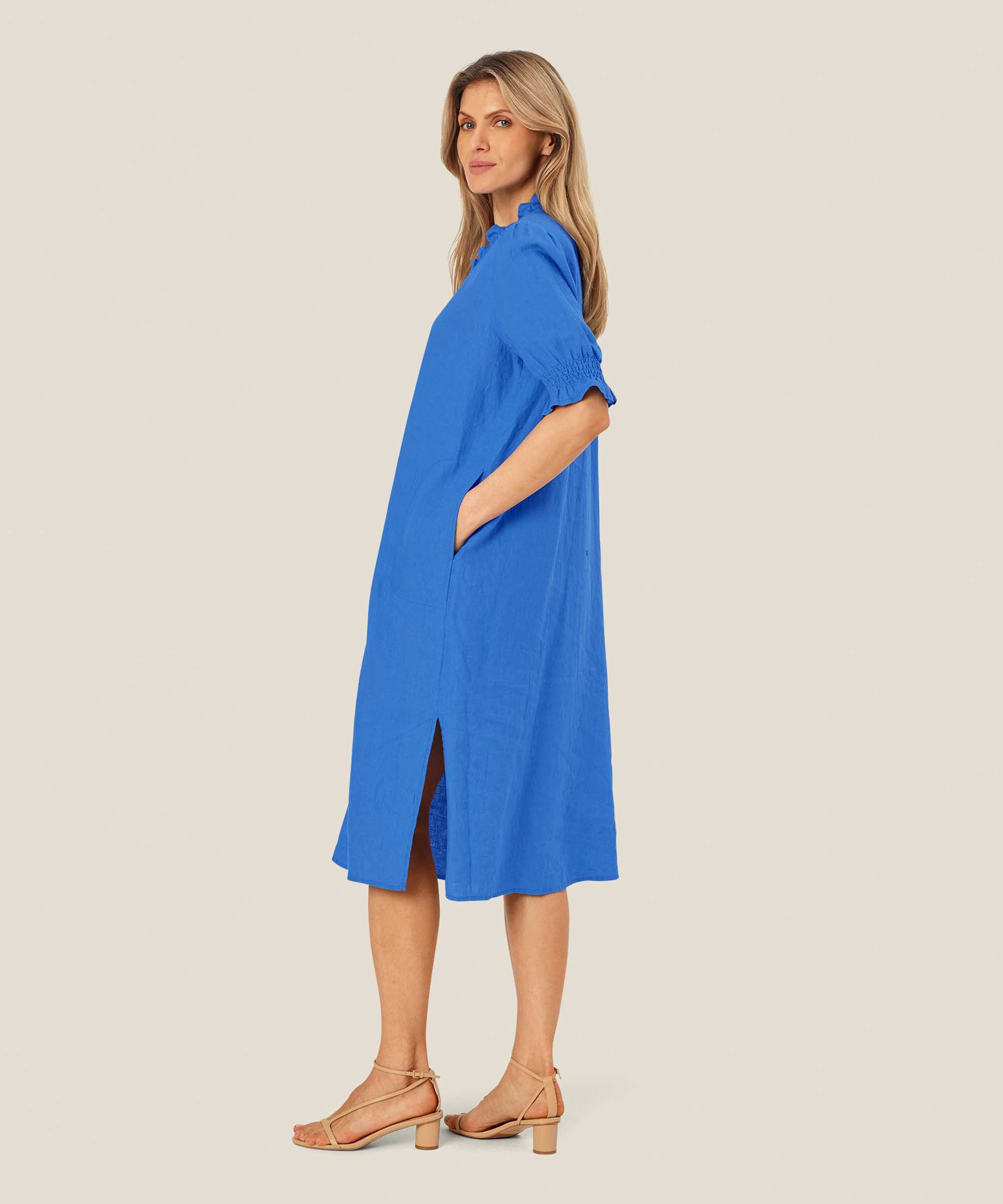 robe en lin à manches courtes et décolleté à volants, Nebulas Blue