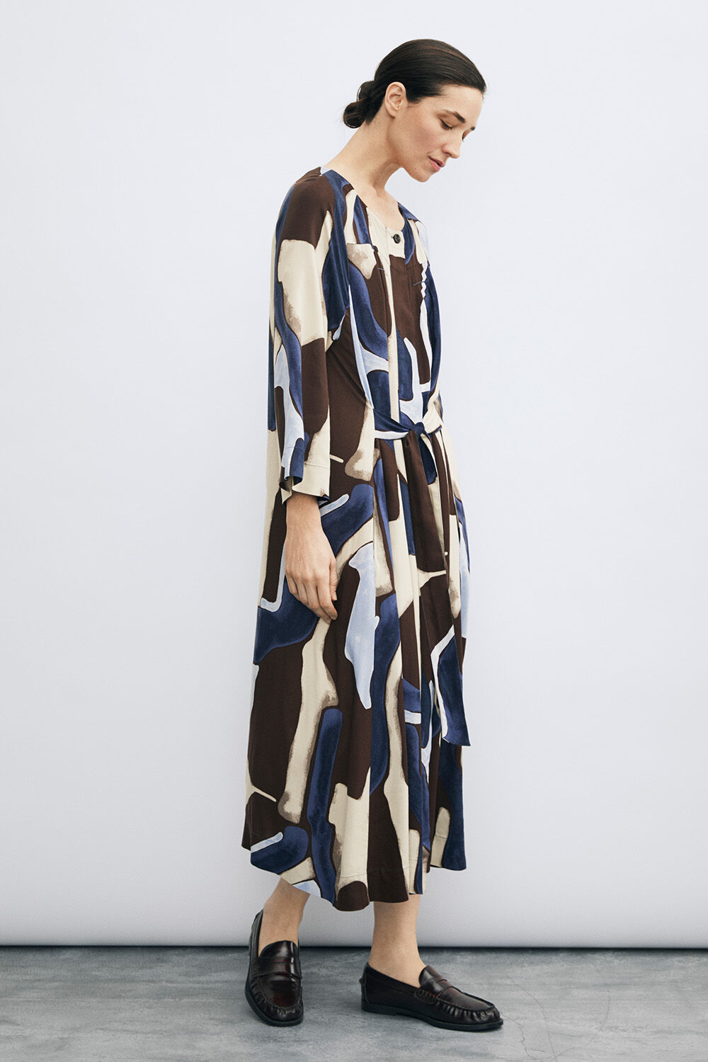 Robe chemisier en viscose imprim&eacute;e avec poches - Navy Blazer