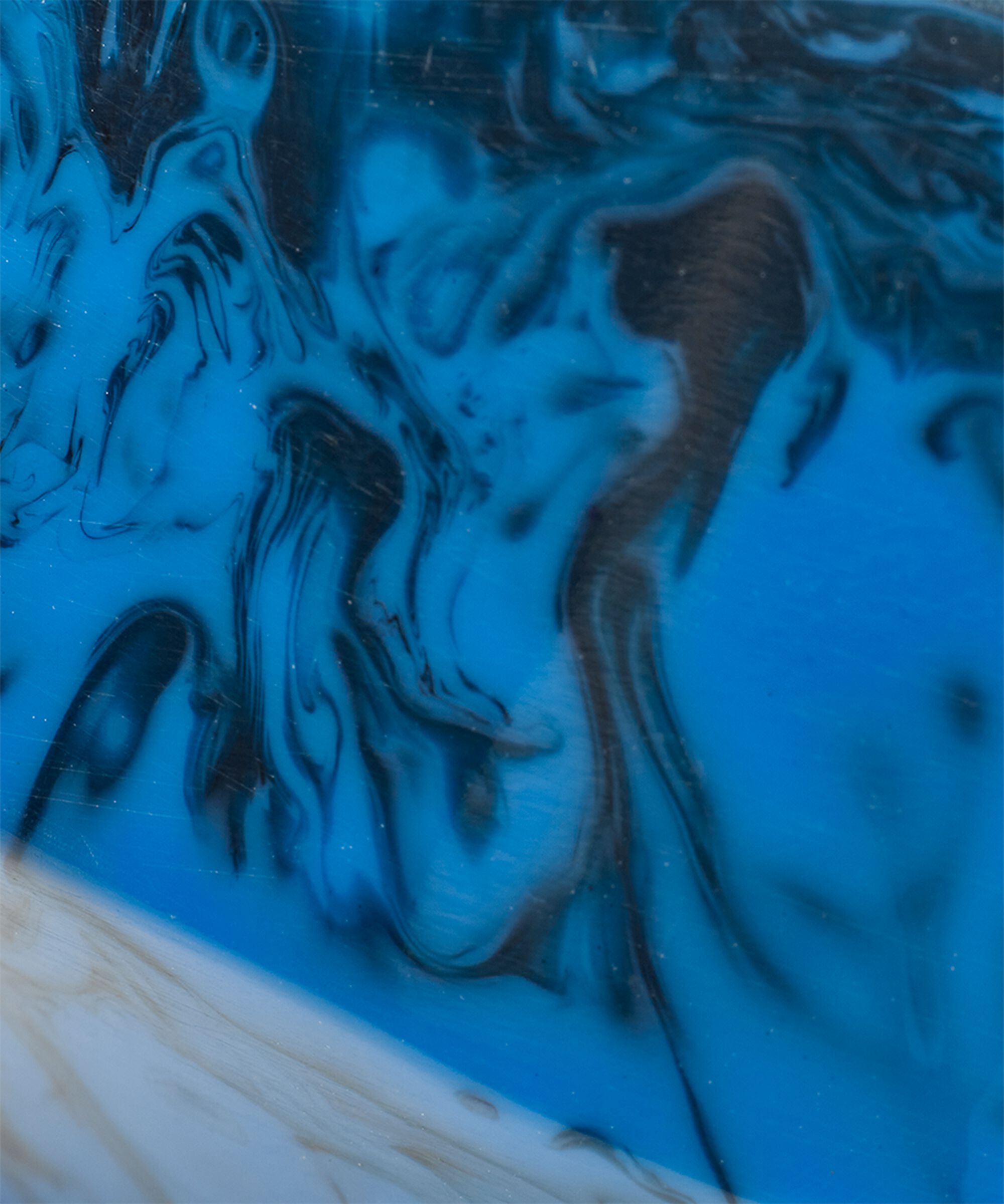 bracelet sculptural avec effet marbré, Ultramarine