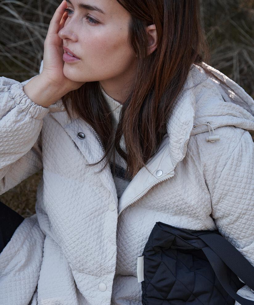 manteau en duvet avec structure gaufrée, Purmice stone