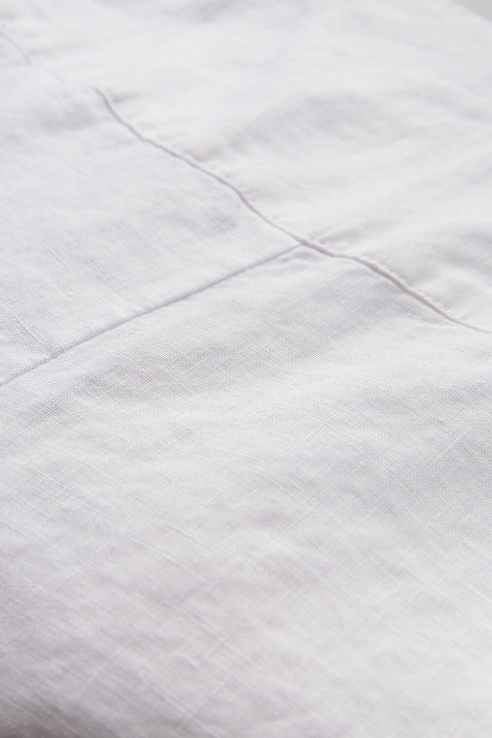 Short En Lin Avec &Eacute;lastique Smock&eacute; Au Dos, White