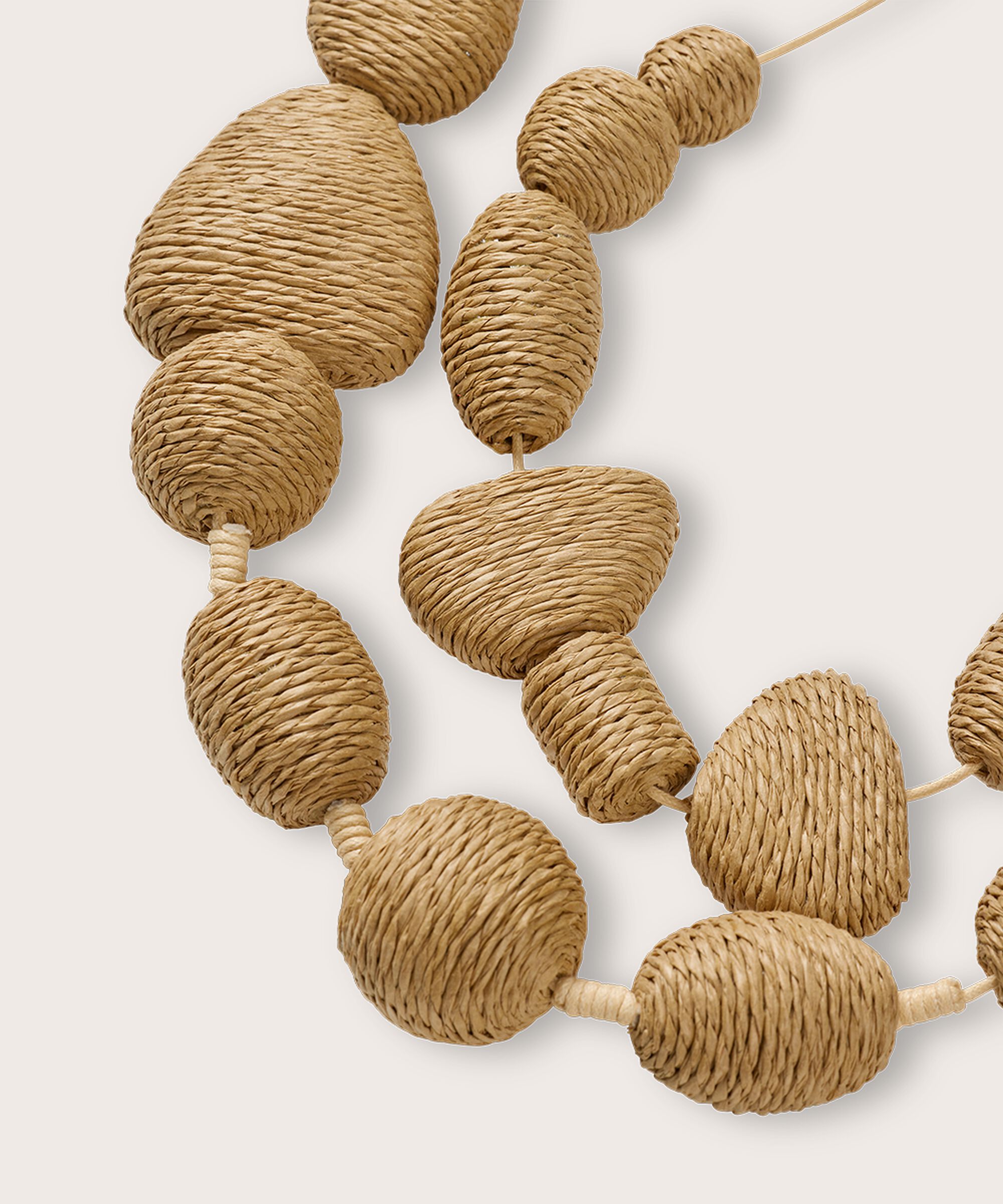 collier avec cordon et pierres cloutées, Safari