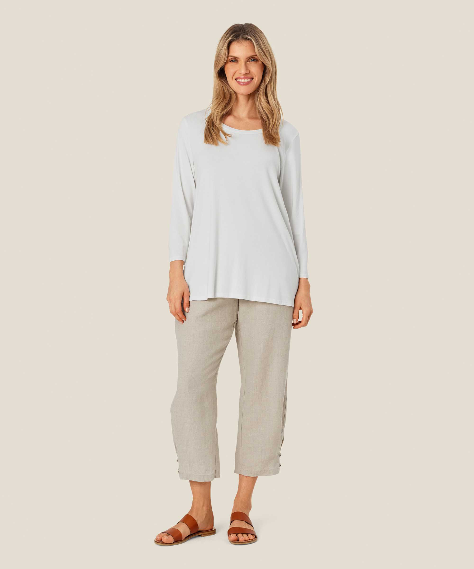 pantalon en lin avec large élastique smocké au dos et détail boutonné, Natural