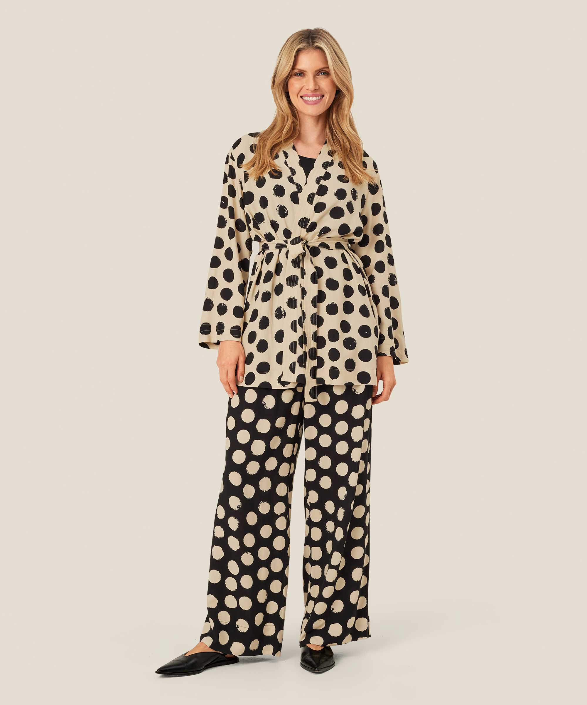 veste à pois avec lien à la taille, Fog