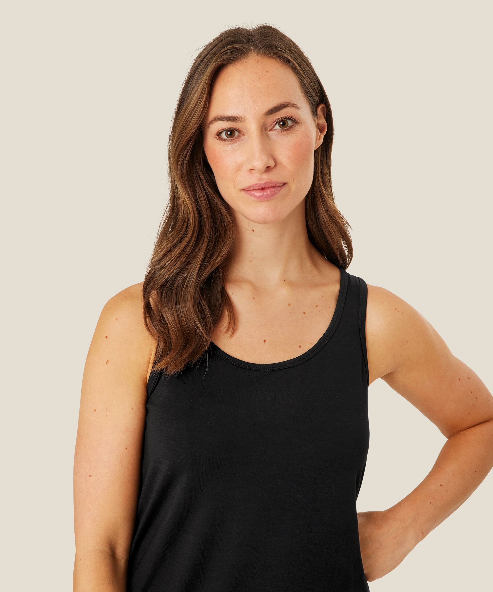 fond de robe en jersey à col rond, Black