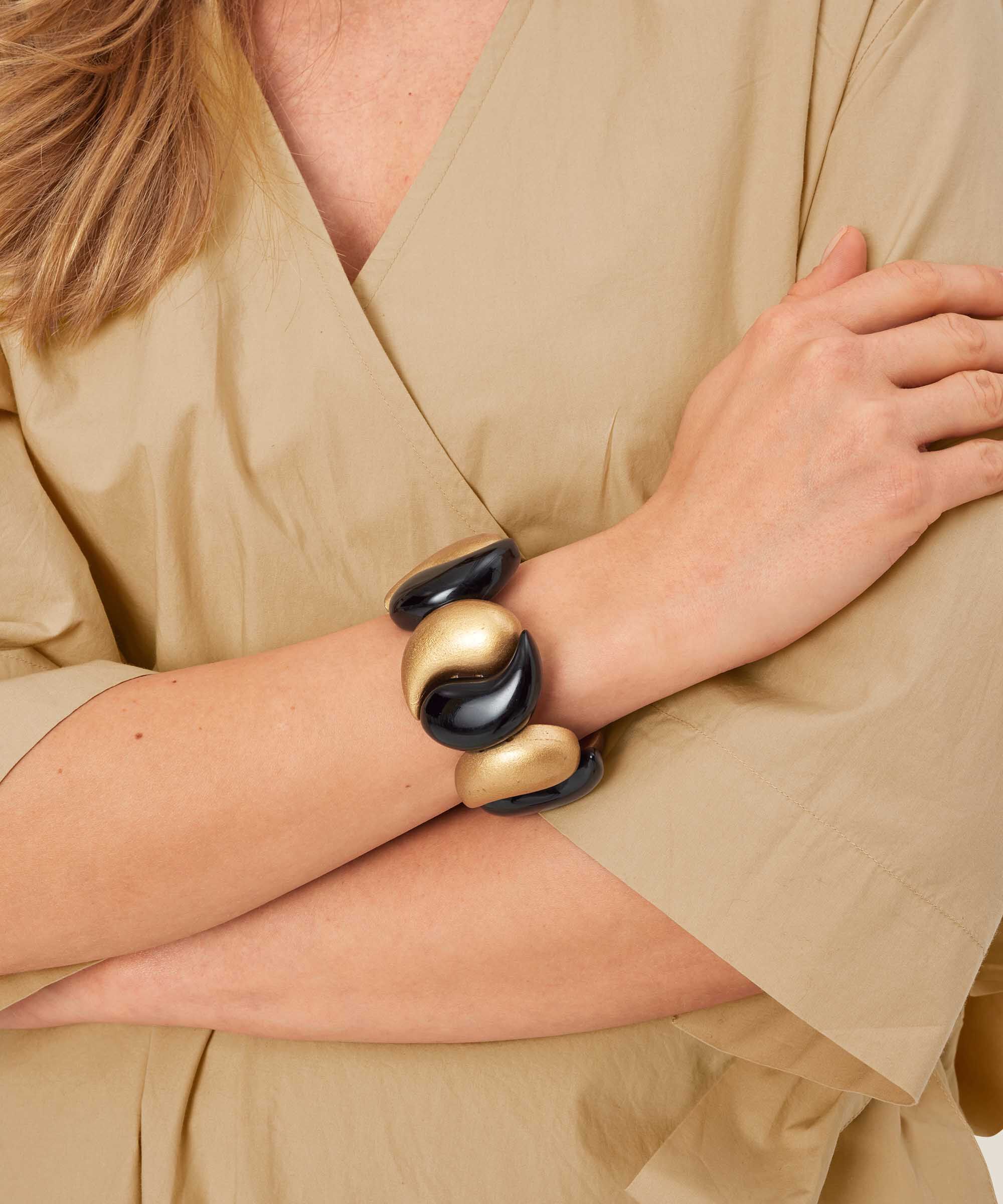 bracelet élastique avec éléments noirs et dorés, Gold