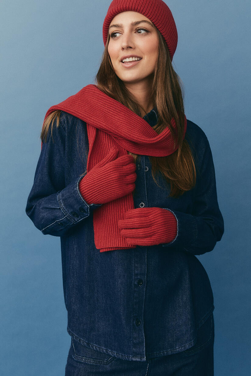 ensemble avec bonnet, gants et écharpe - Scarlet Sage, chemise en jean avec une touche de paillettes - Dark Denim, pantalon en denim souple avec paillettes - Dark Denim