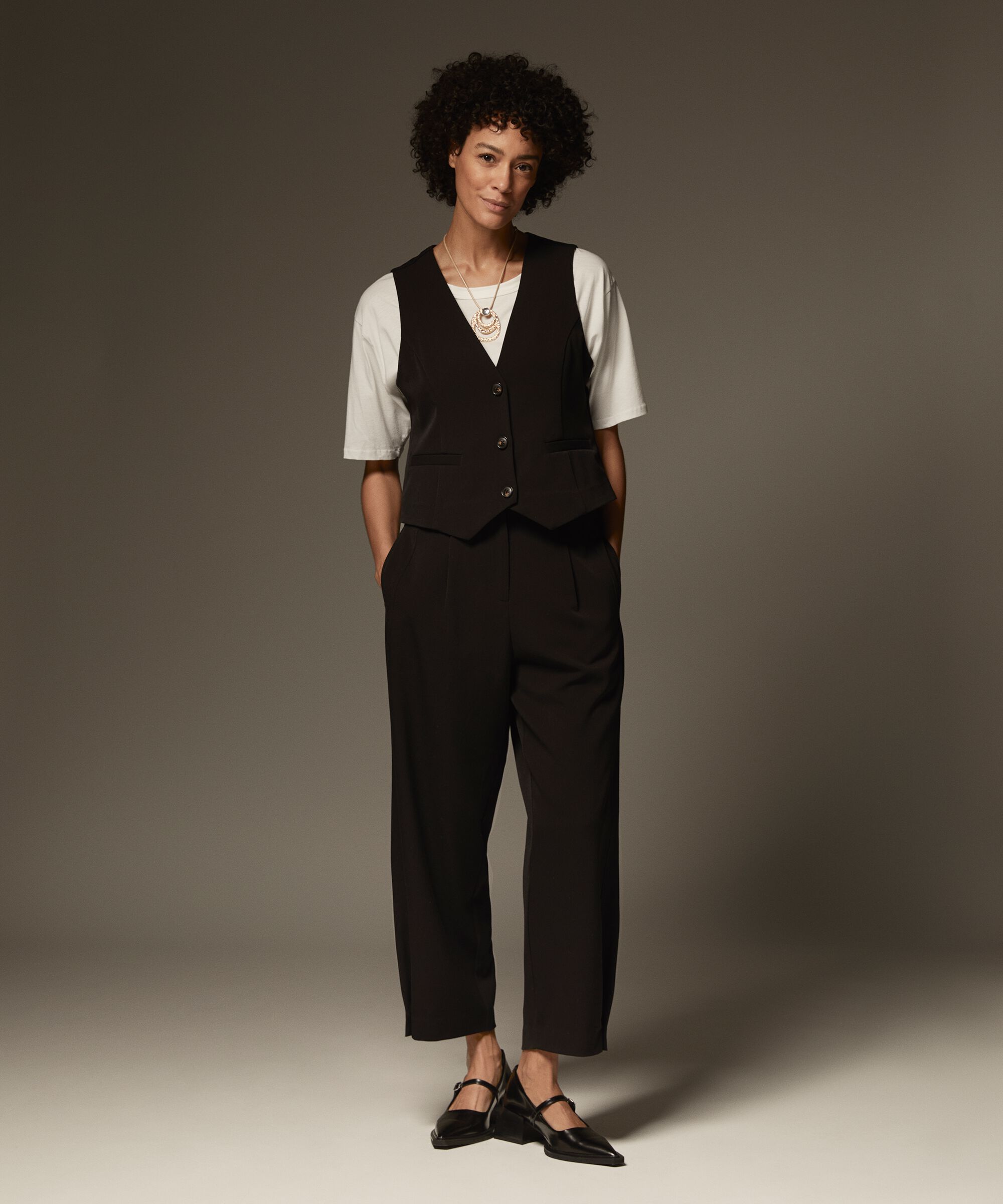 Pantalon Tissé Avec Stretch Et Bouton Sur La Jambe, Black