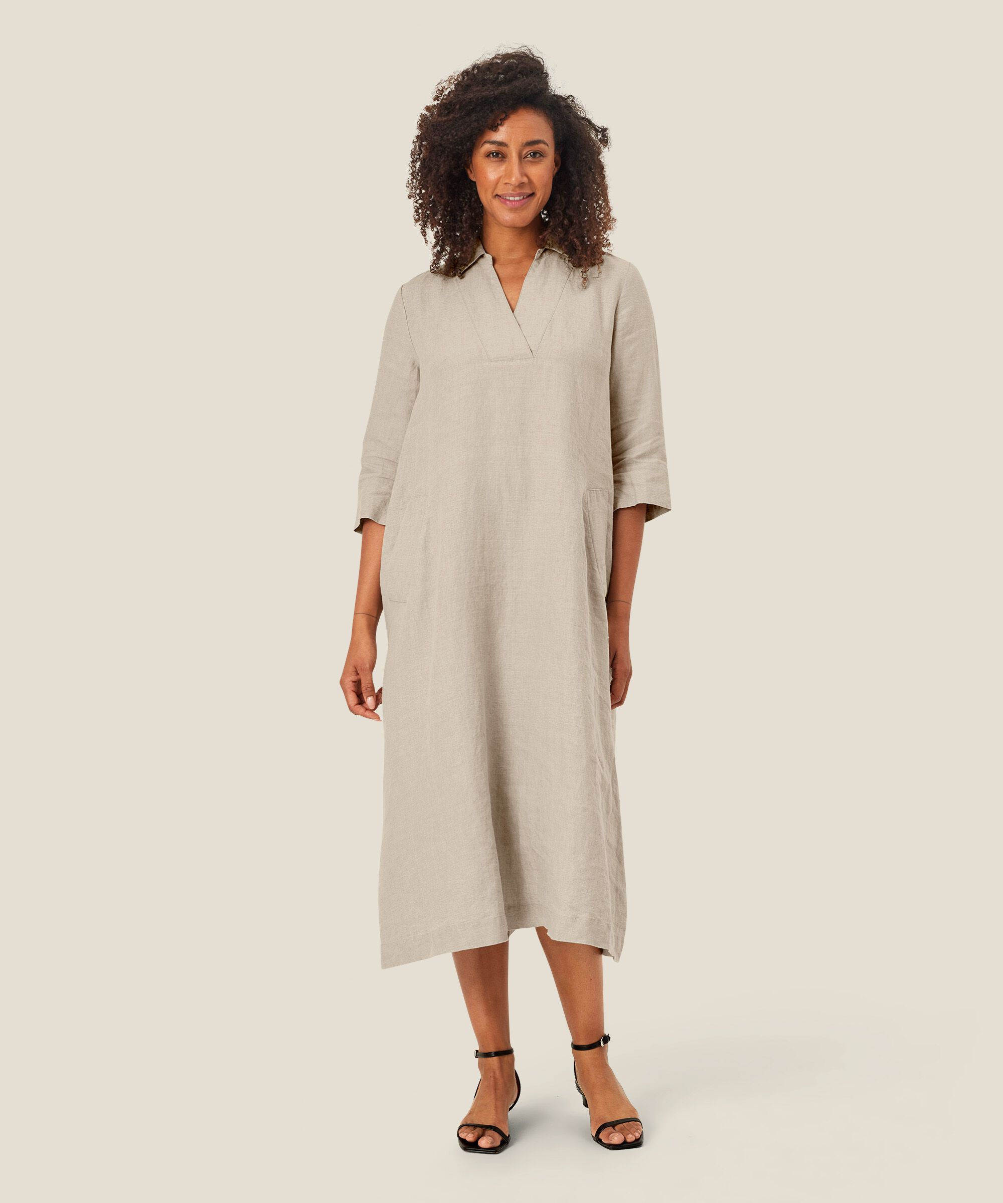 robe en lin avec col en V et poches, Natural