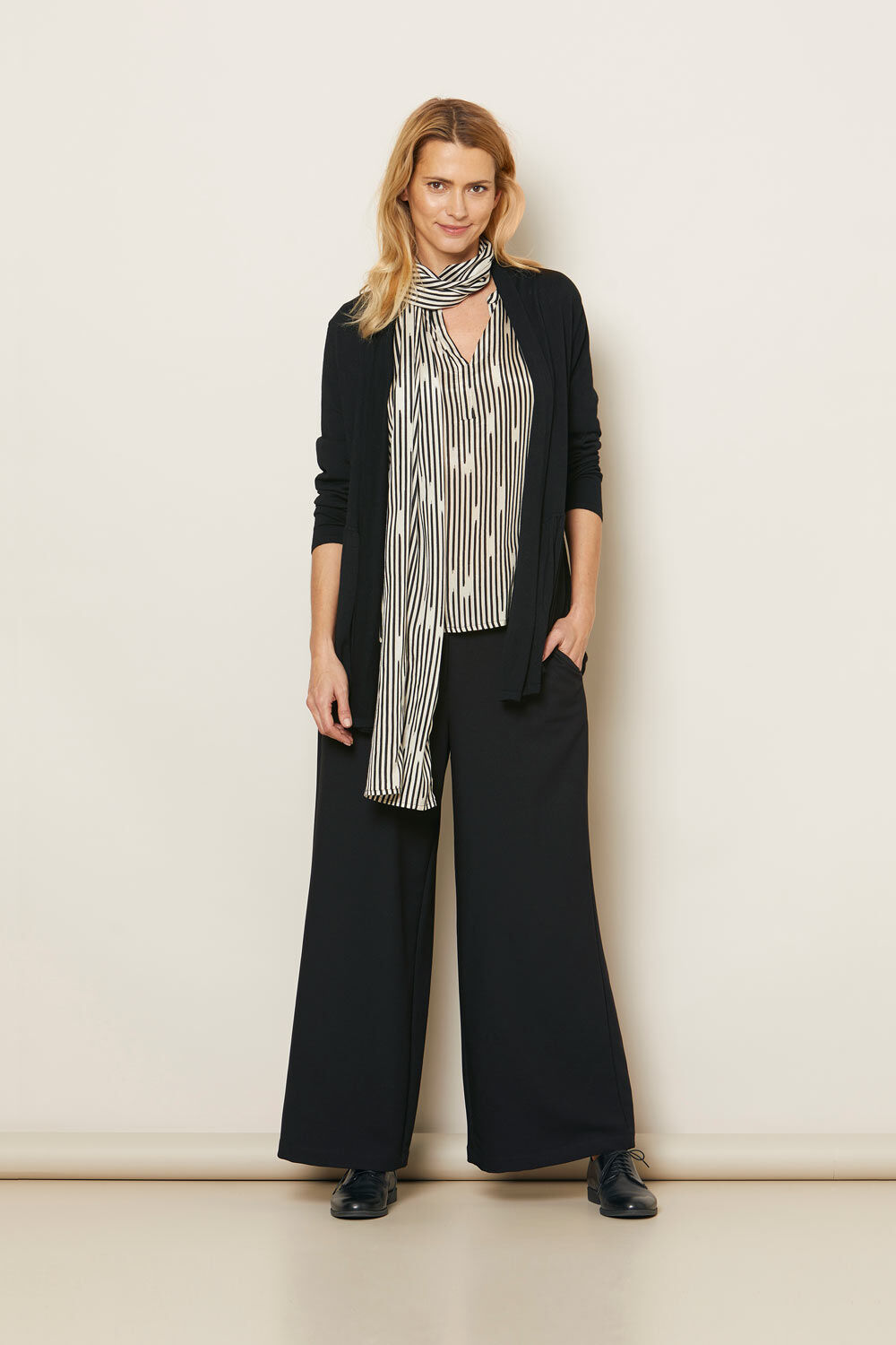 LARISI CARDIGAN, Black