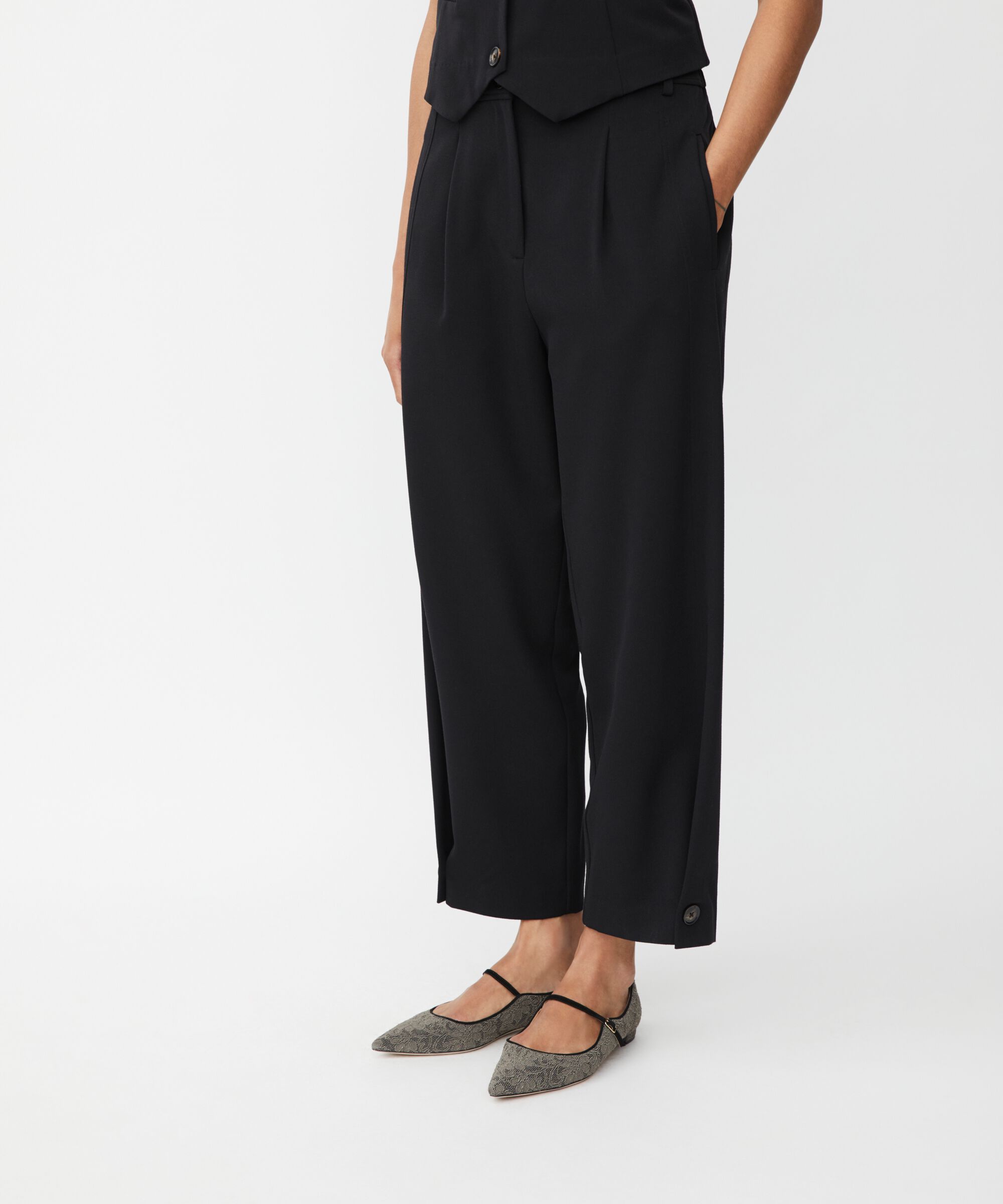 Pantalon Tissé Avec Stretch Et Bouton Sur La Jambe, Black