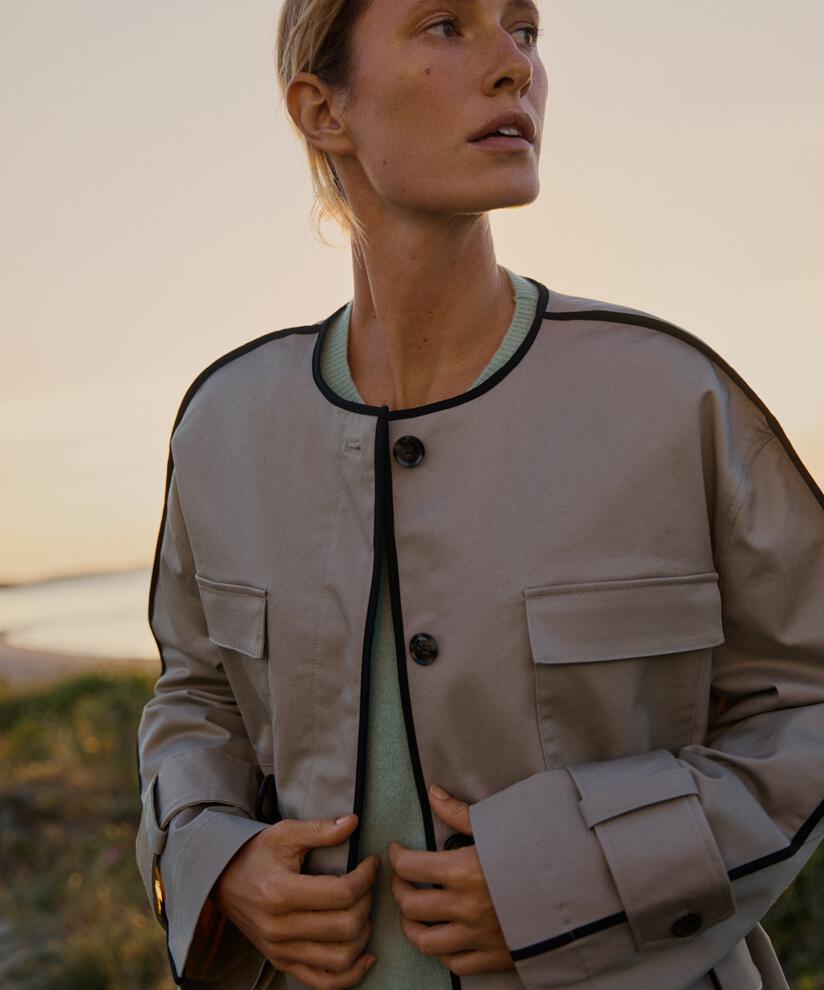 veste en coton de qualité avec passepoil contrasté, Plaza Taupe