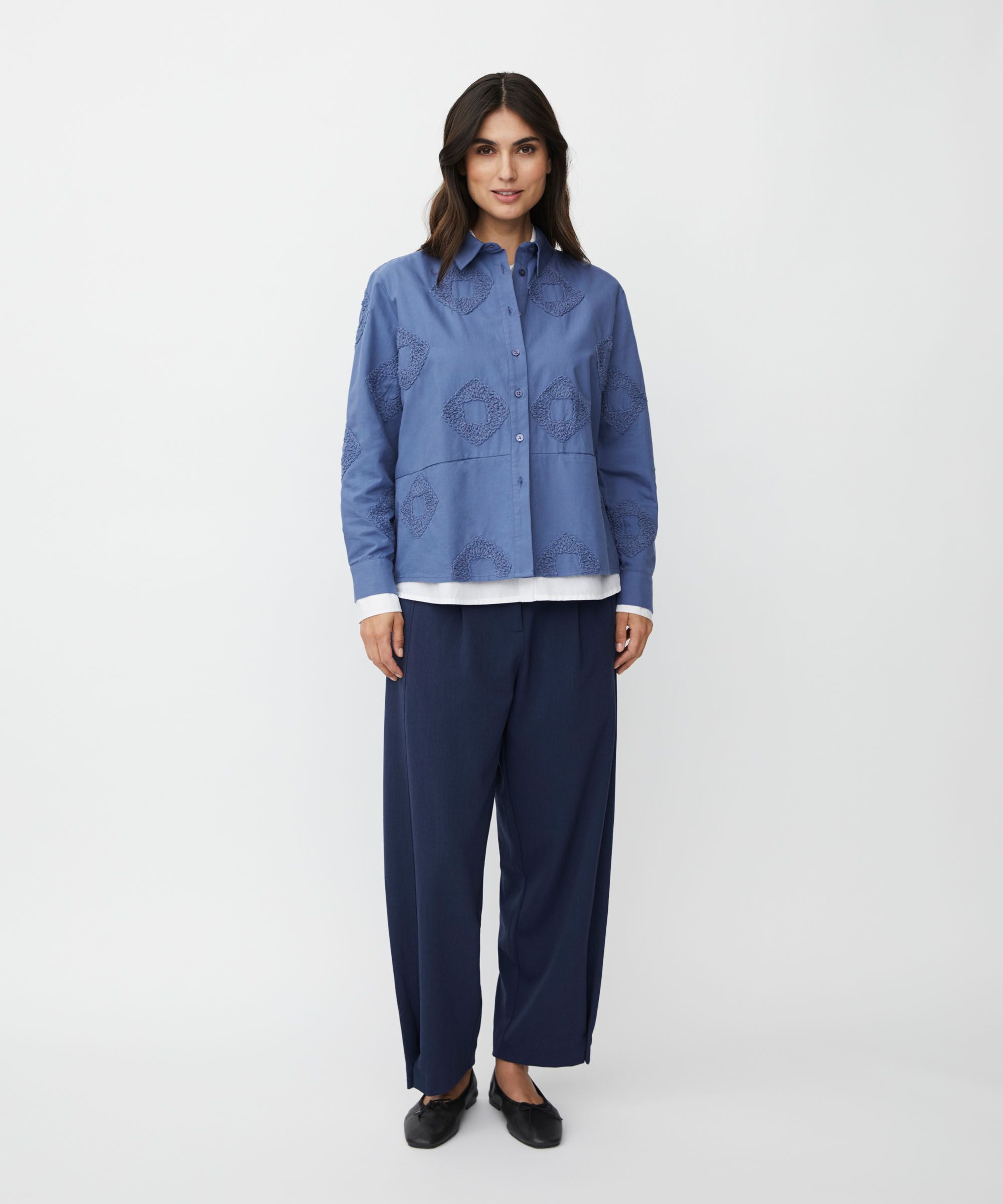 chemise en coton avec détails brodés et poches avant, Bijou Blue