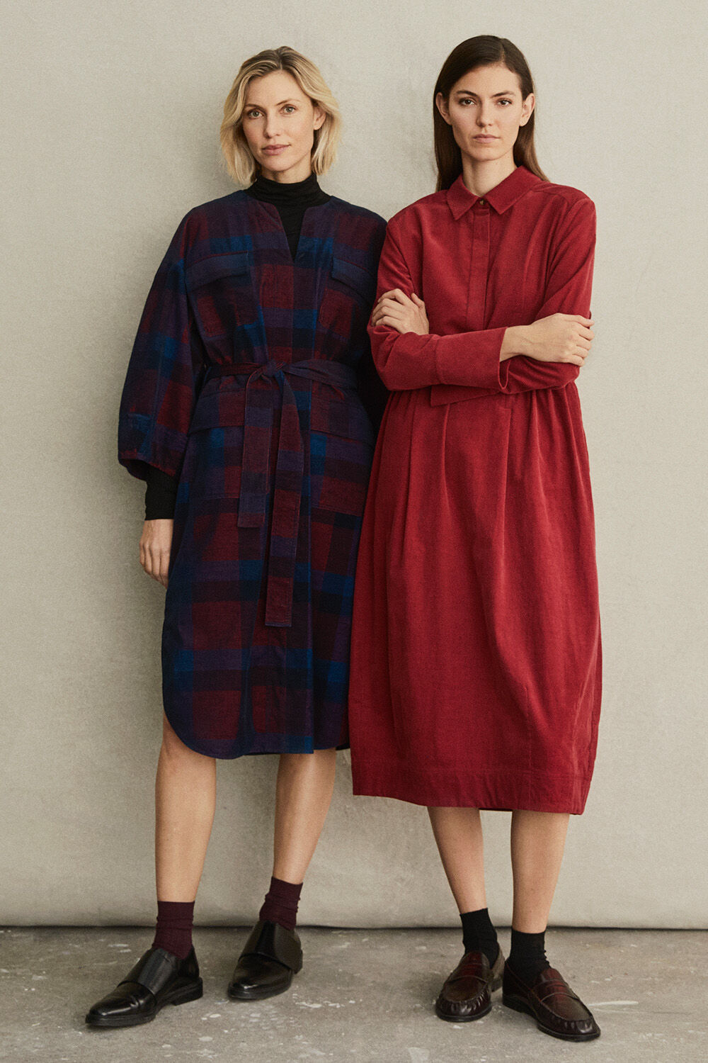 Robe en babycord &agrave; carreaux en coton - Dress Blue, Robe chemise longue en velours milleraies - Tibetan Red