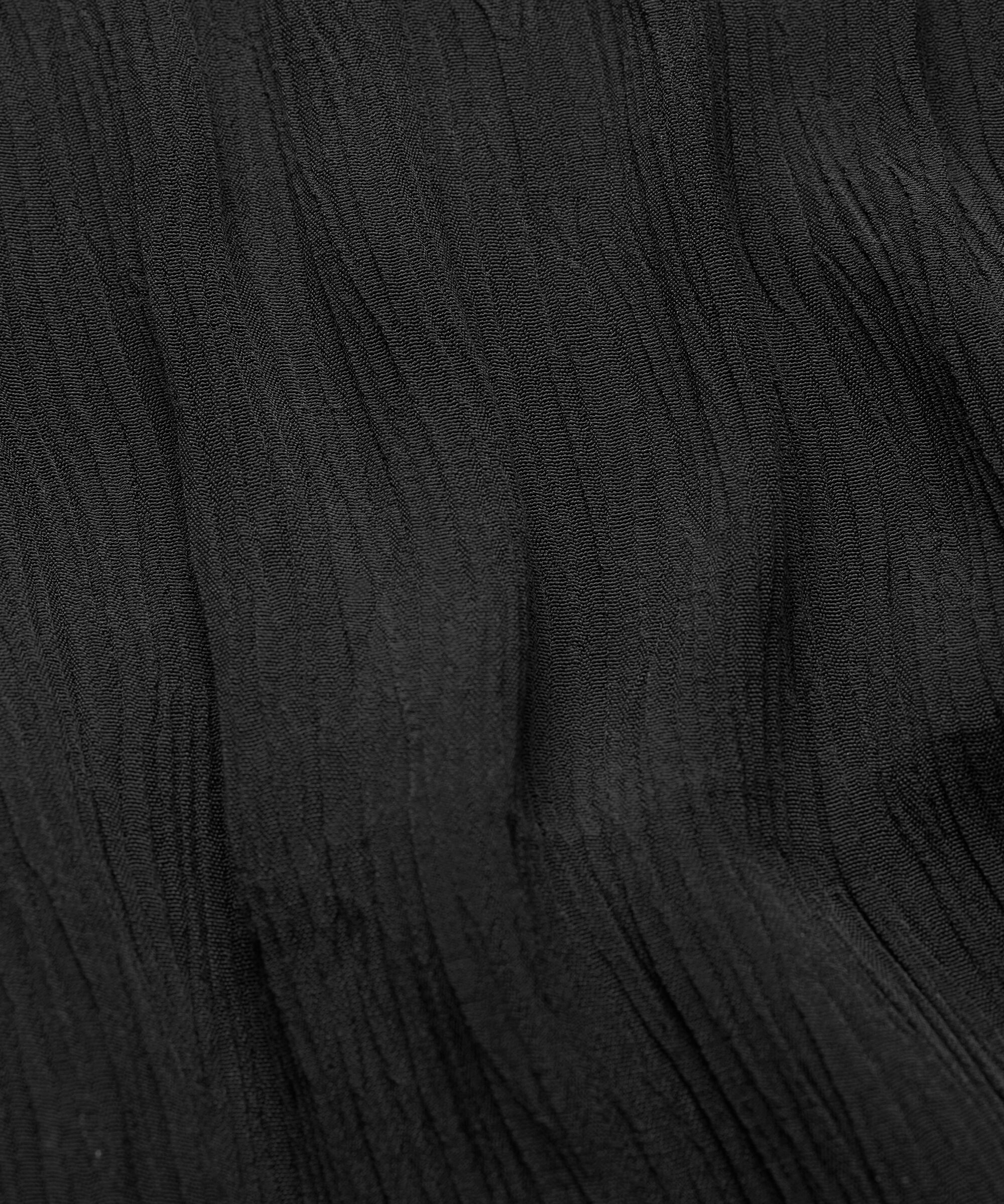 robe en viscose à bretelles et smocks sur la poitrine, Black
