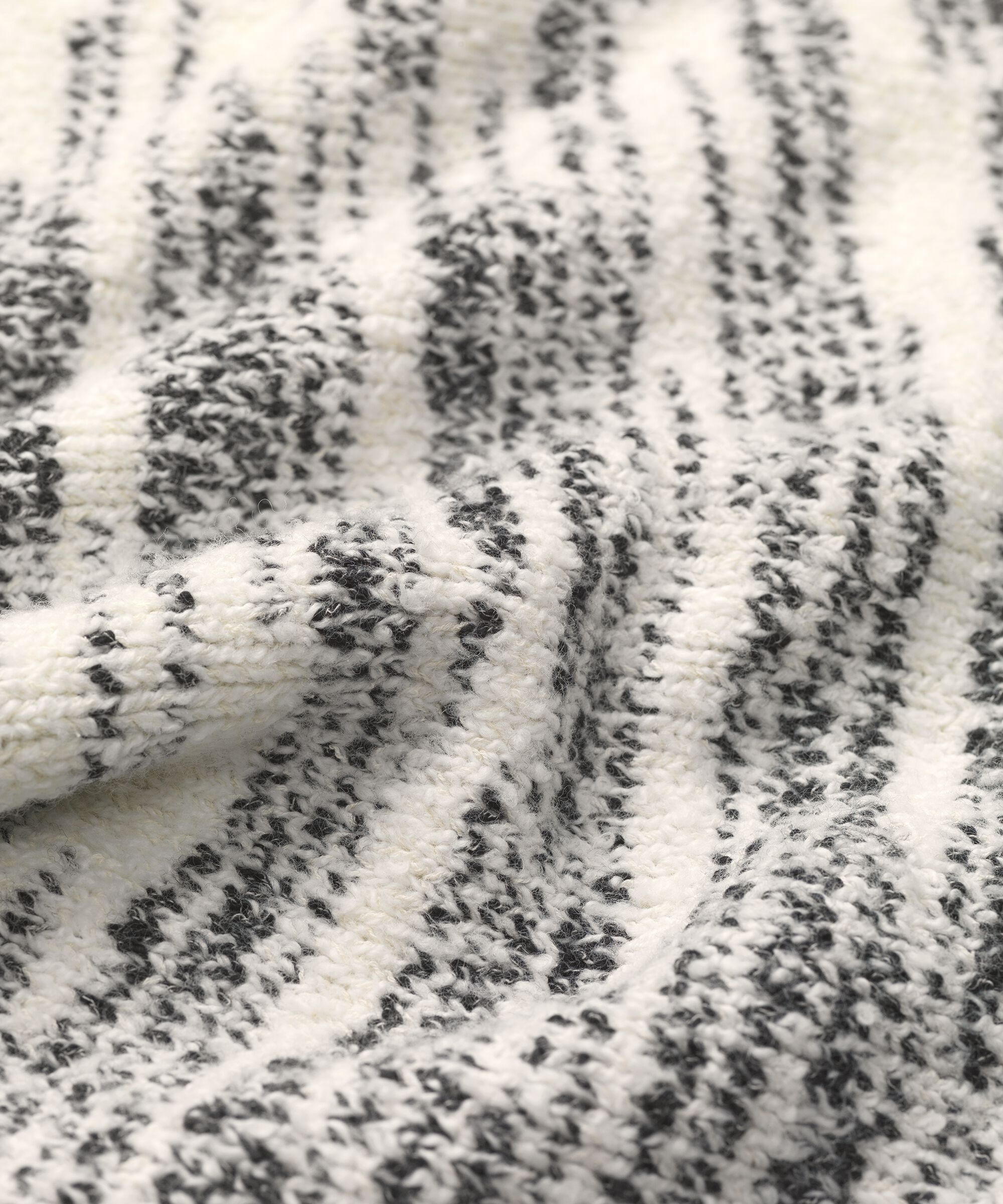 pull en maille à col montant et bords côtelés, Black