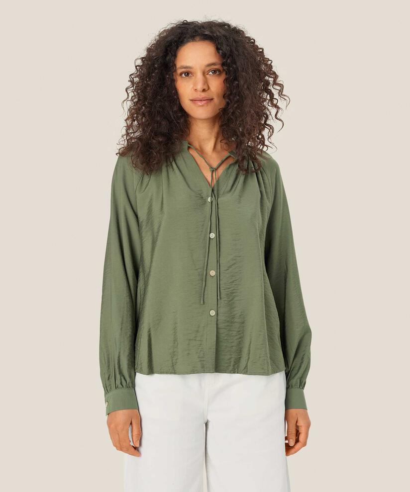 chemise à manches longues en viscose légèrement brillante, Four Clover