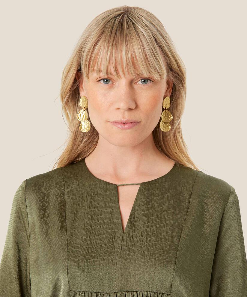 clous d'oreilles sculpturaux, Gold