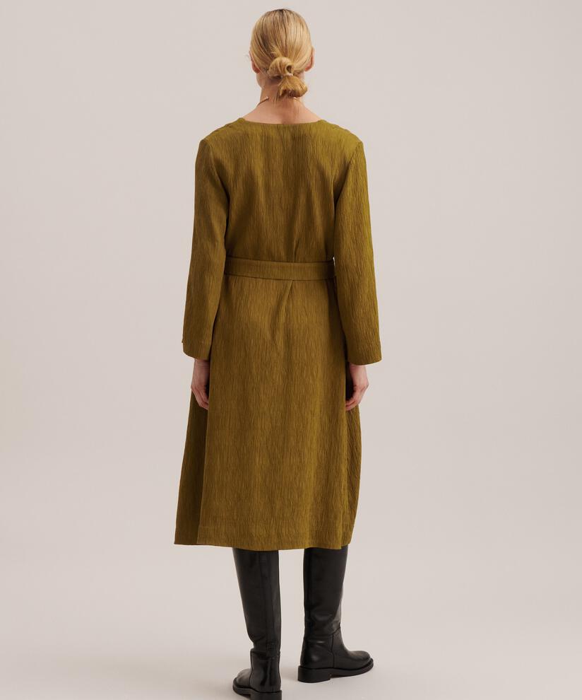 robe décolleté en v profond et liens, Plantation