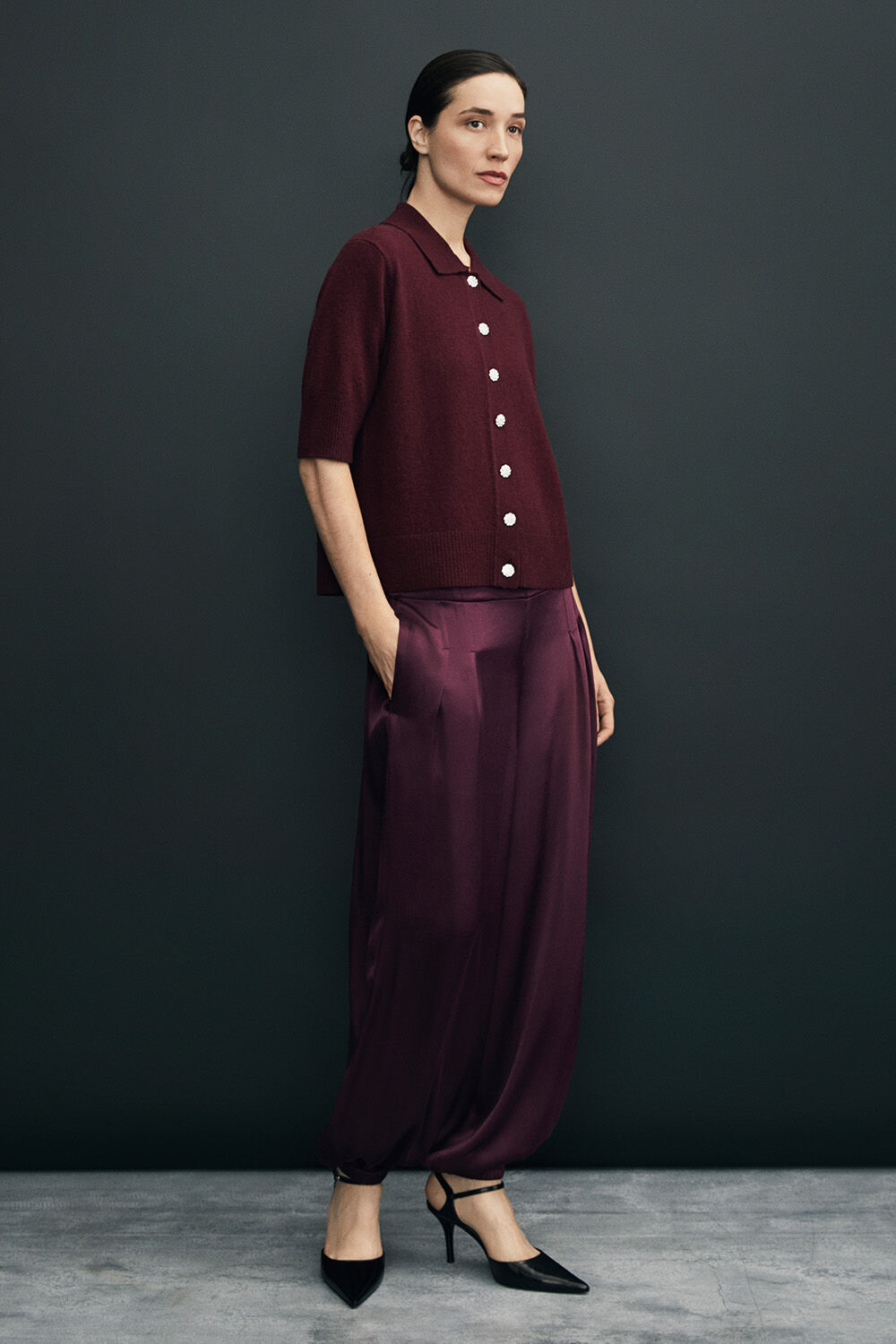 Cardigan en laine &agrave; col polo et boutons bijoux - Fig, Pantalon ballon en viscose &agrave; taille &eacute;lastiqu&eacute;e - Fig