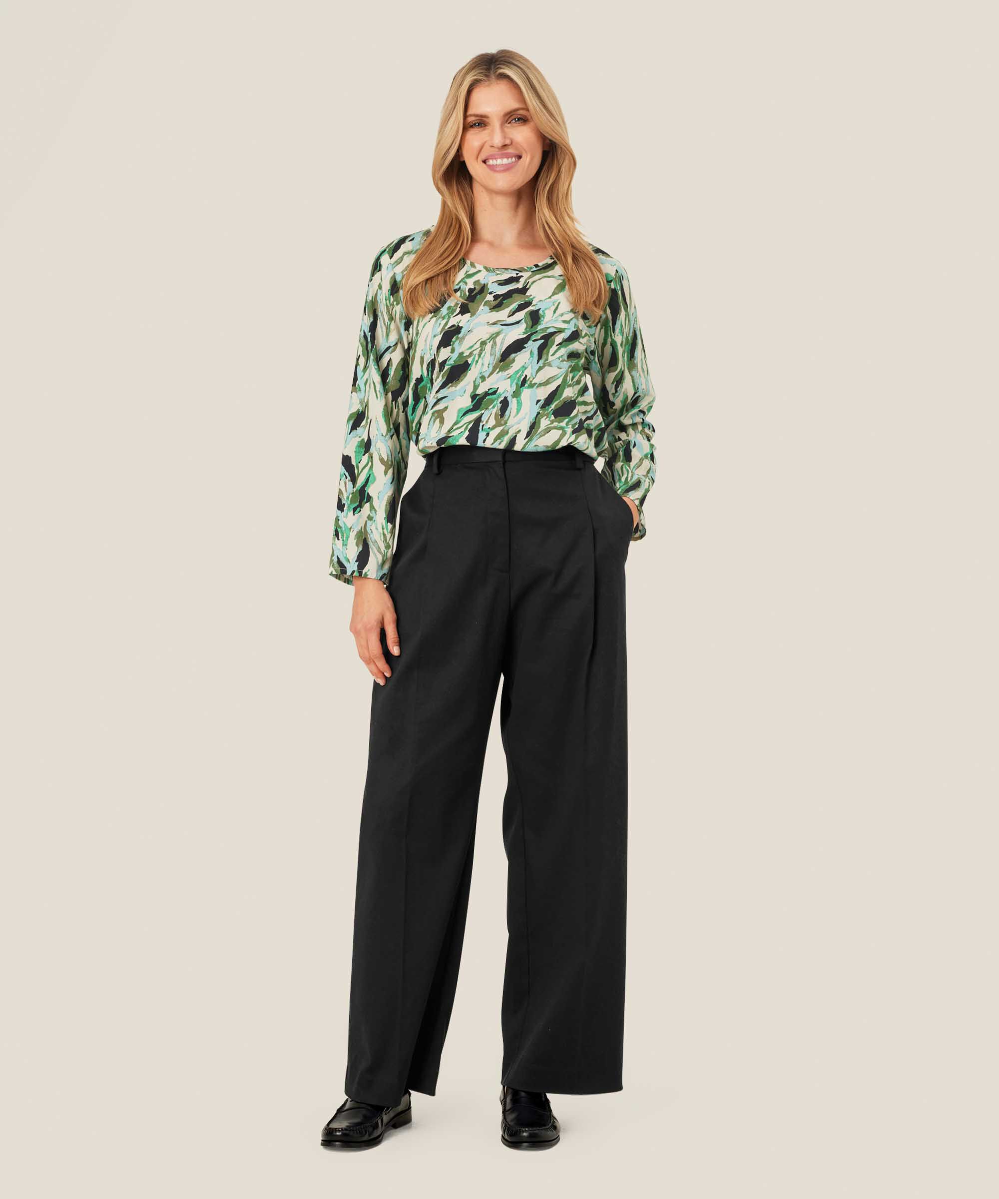Pantalon à jambes larges, plis pressés et poches fendues, Black