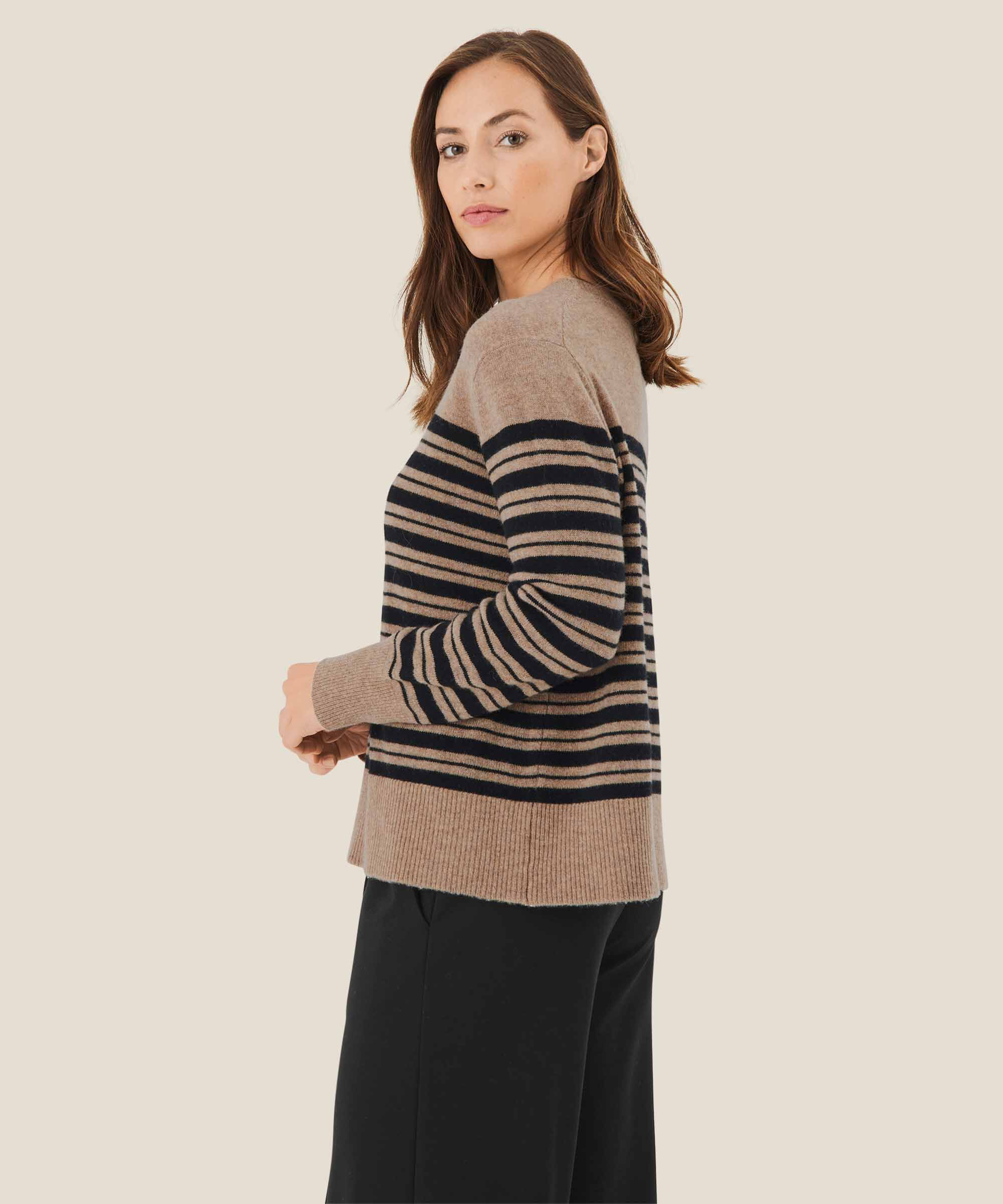 pull en maille touche cachemire, Black/dijon