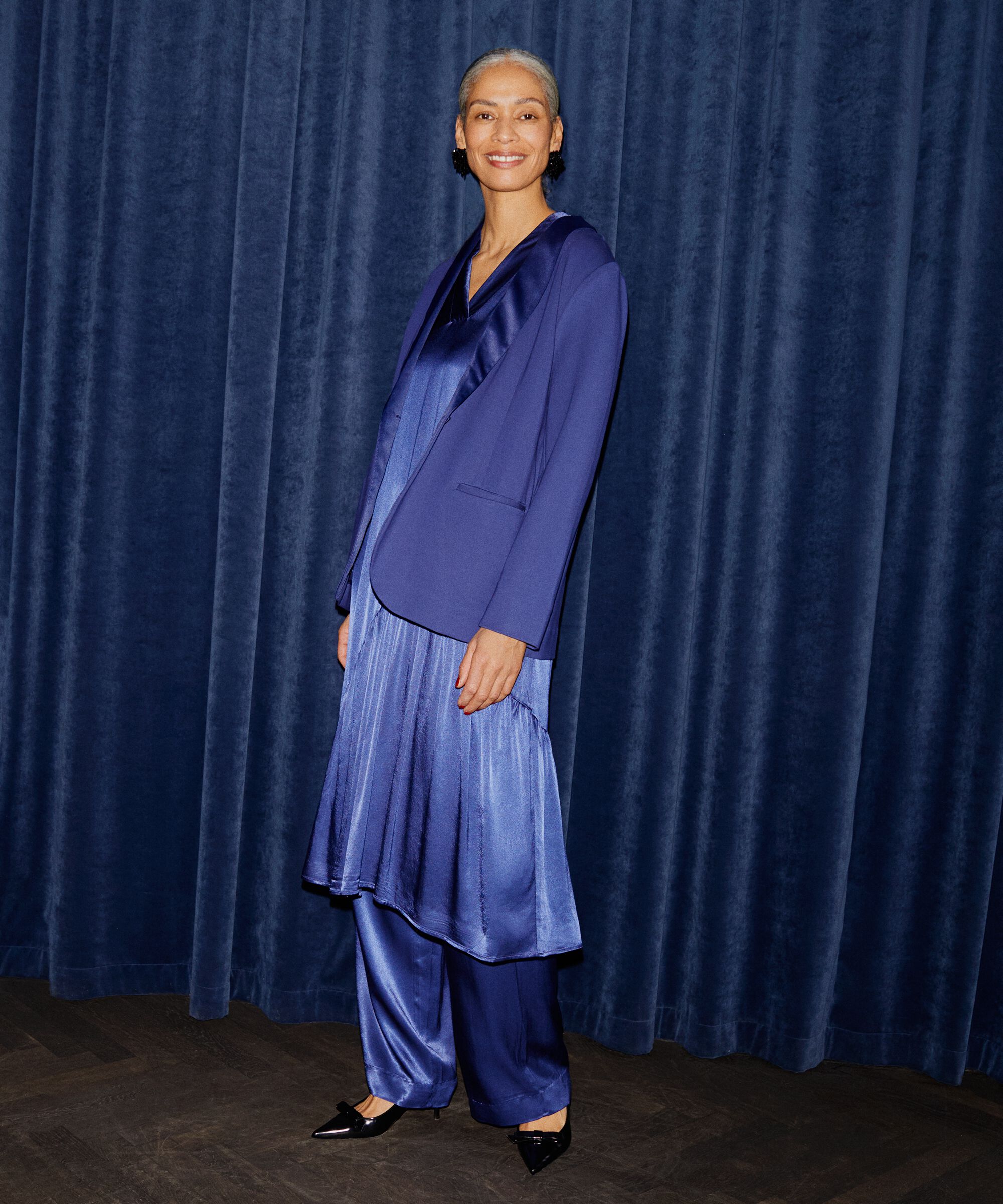 robe en satin de viscose avec col en V, Medieval blue