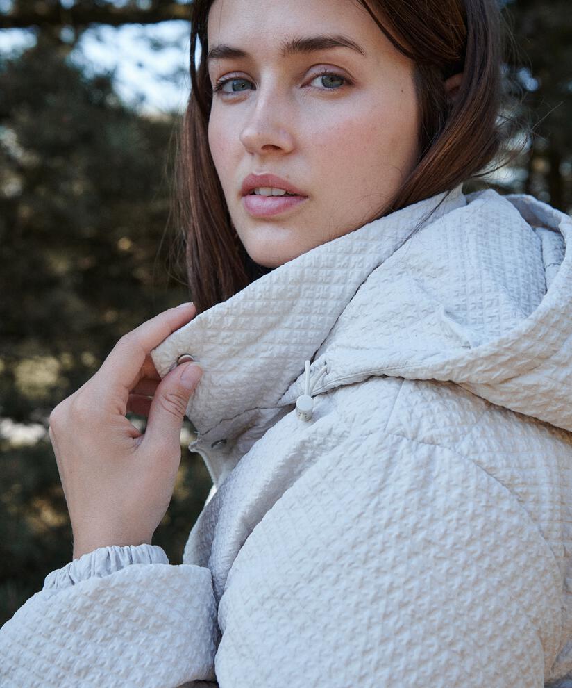 manteau en duvet avec structure gaufrée, Purmice stone