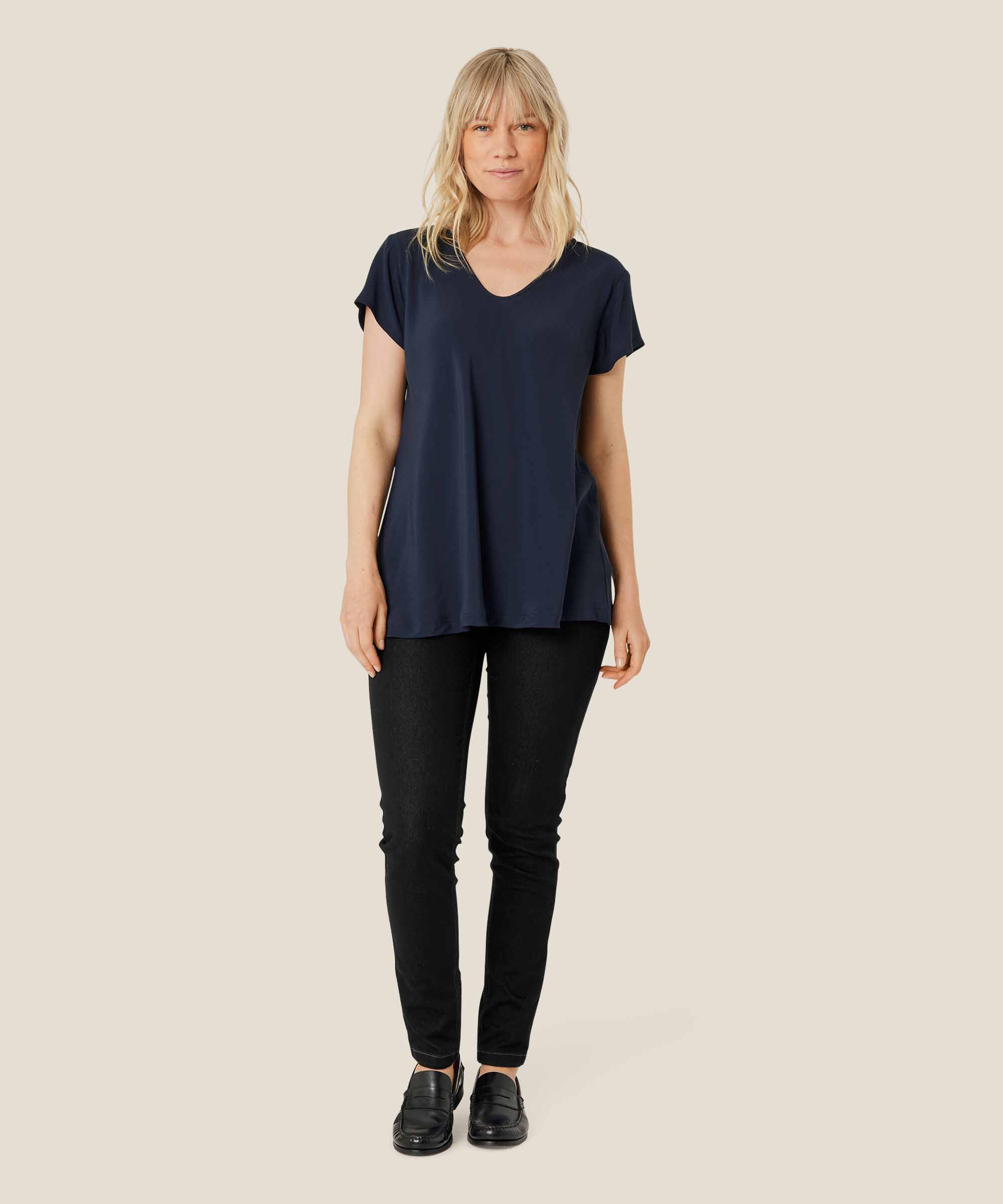 top en viscose à manches courtes et col v, Navy