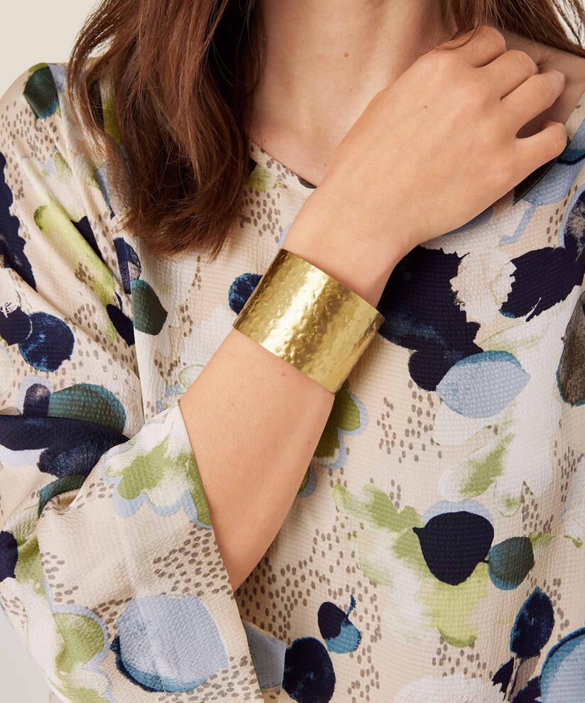 bracelet doré à surface battue, Gold