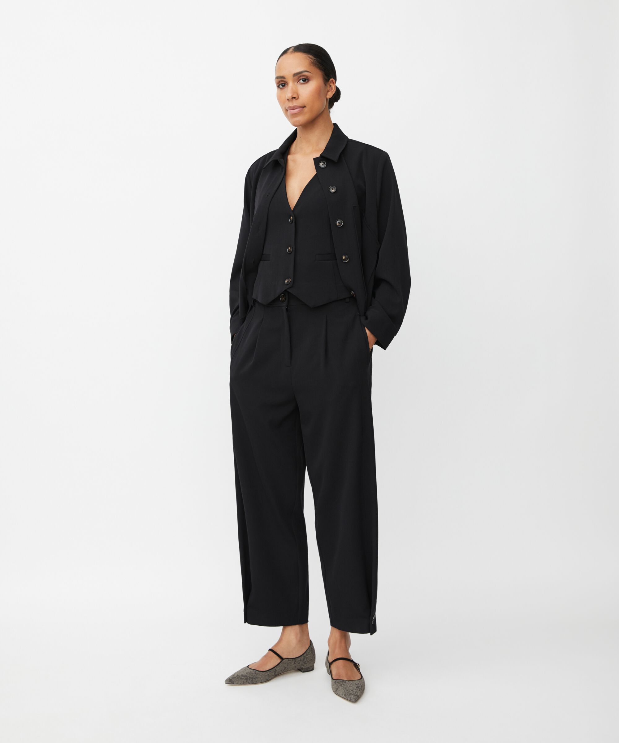 Pantalon Tissé Avec Stretch Et Bouton Sur La Jambe, Black