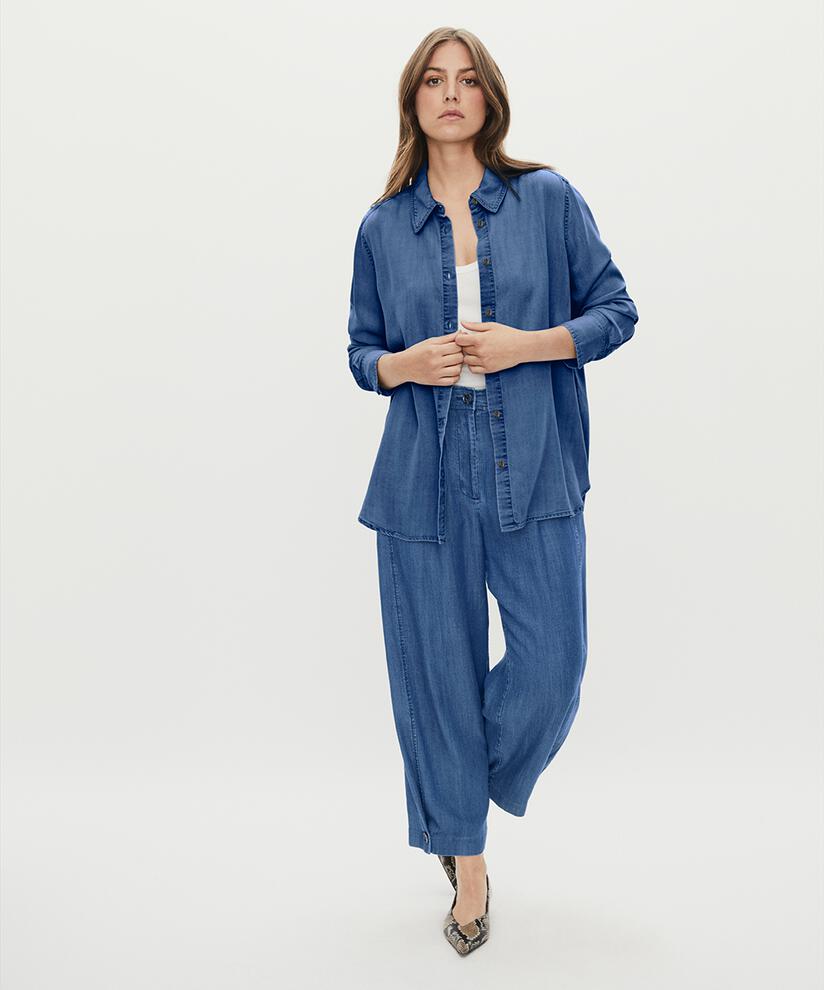 pantalon en denim doux avec détail boutonné sur la jambe, Washed denim
