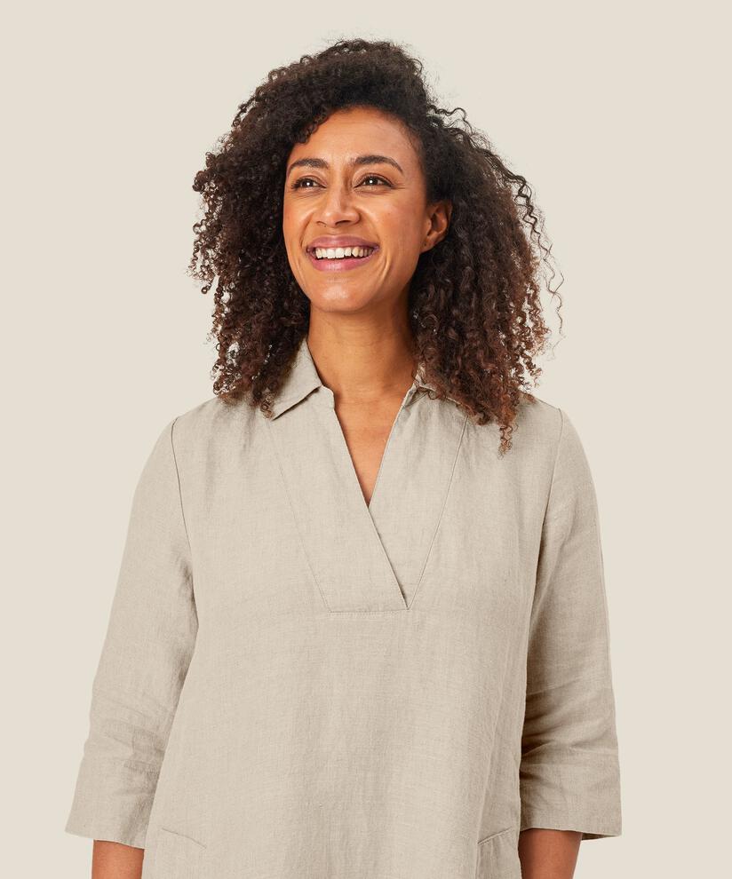 robe en lin avec col en V et poches, Natural