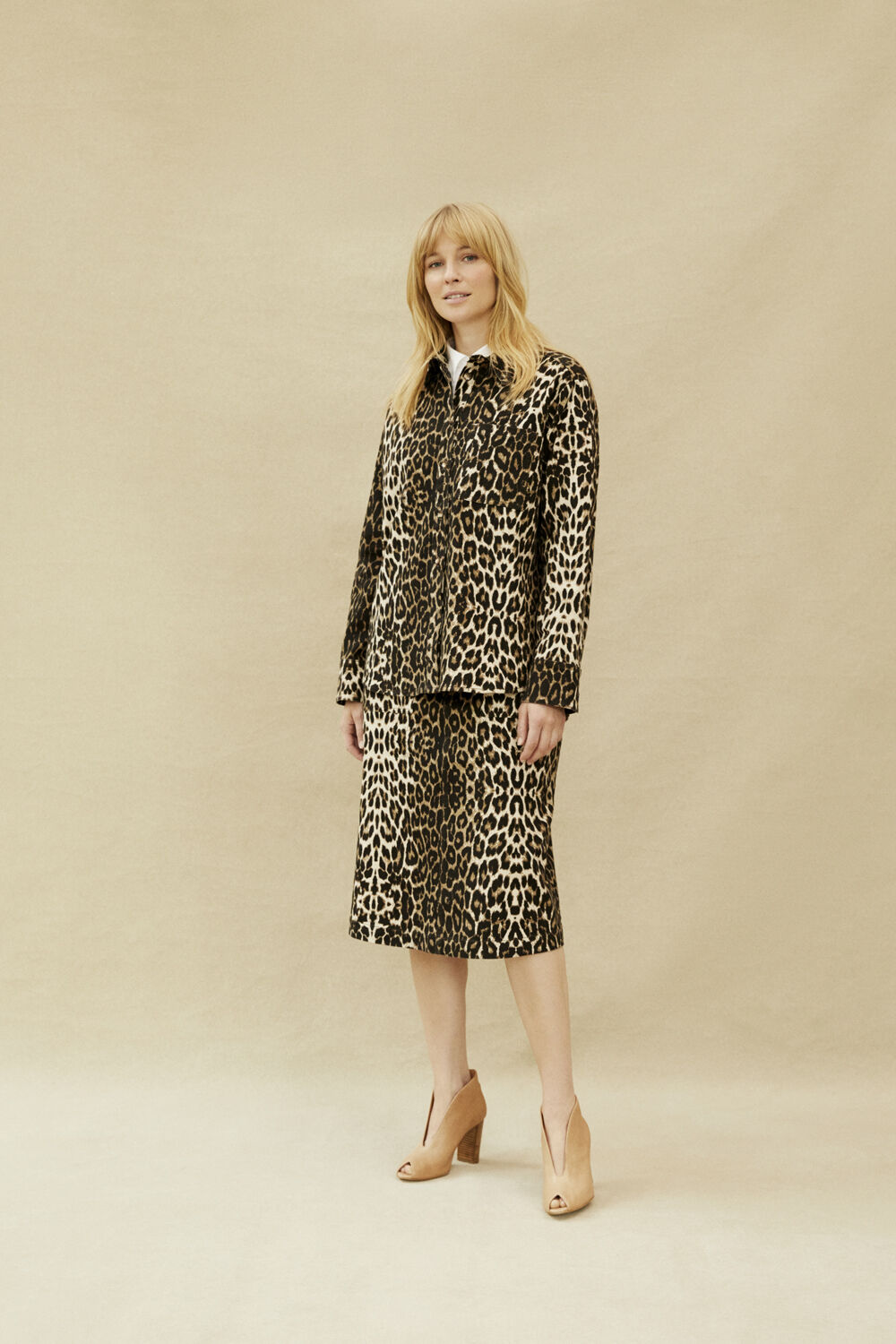 chemise en jean &agrave; imprim&eacute; l&eacute;opard - Otter, jupe en jean imprim&eacute; l&eacute;opard - Otter