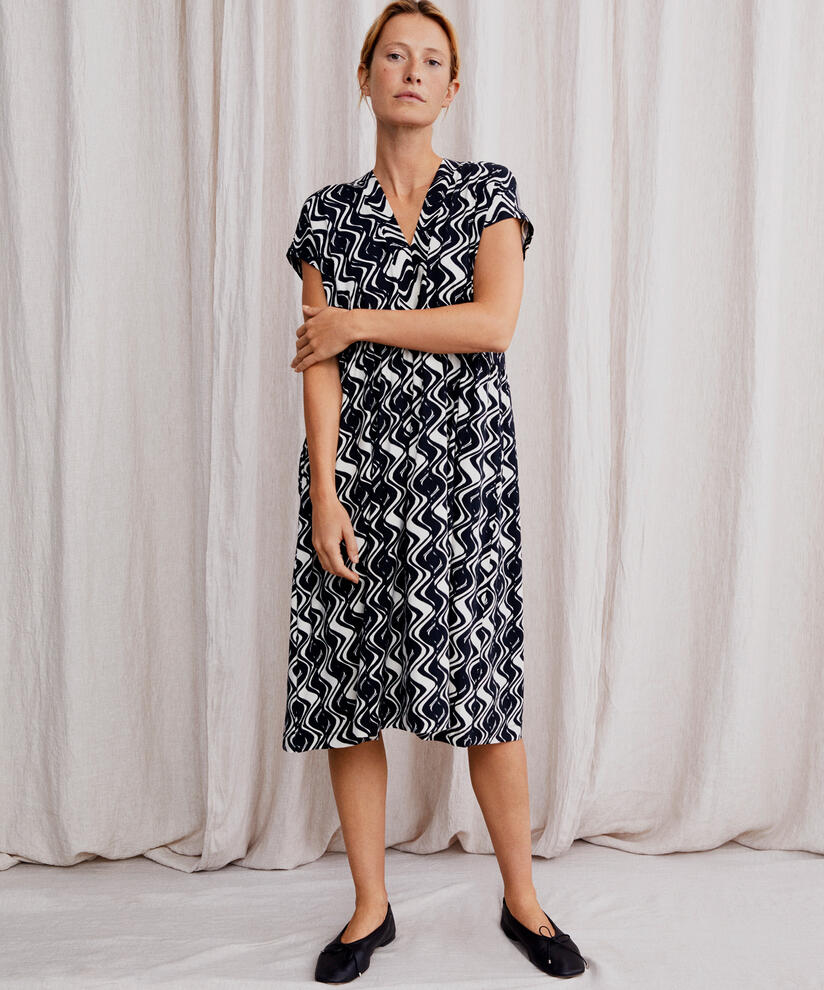 robe en jersey avec taille élastique et poches fendues, Black