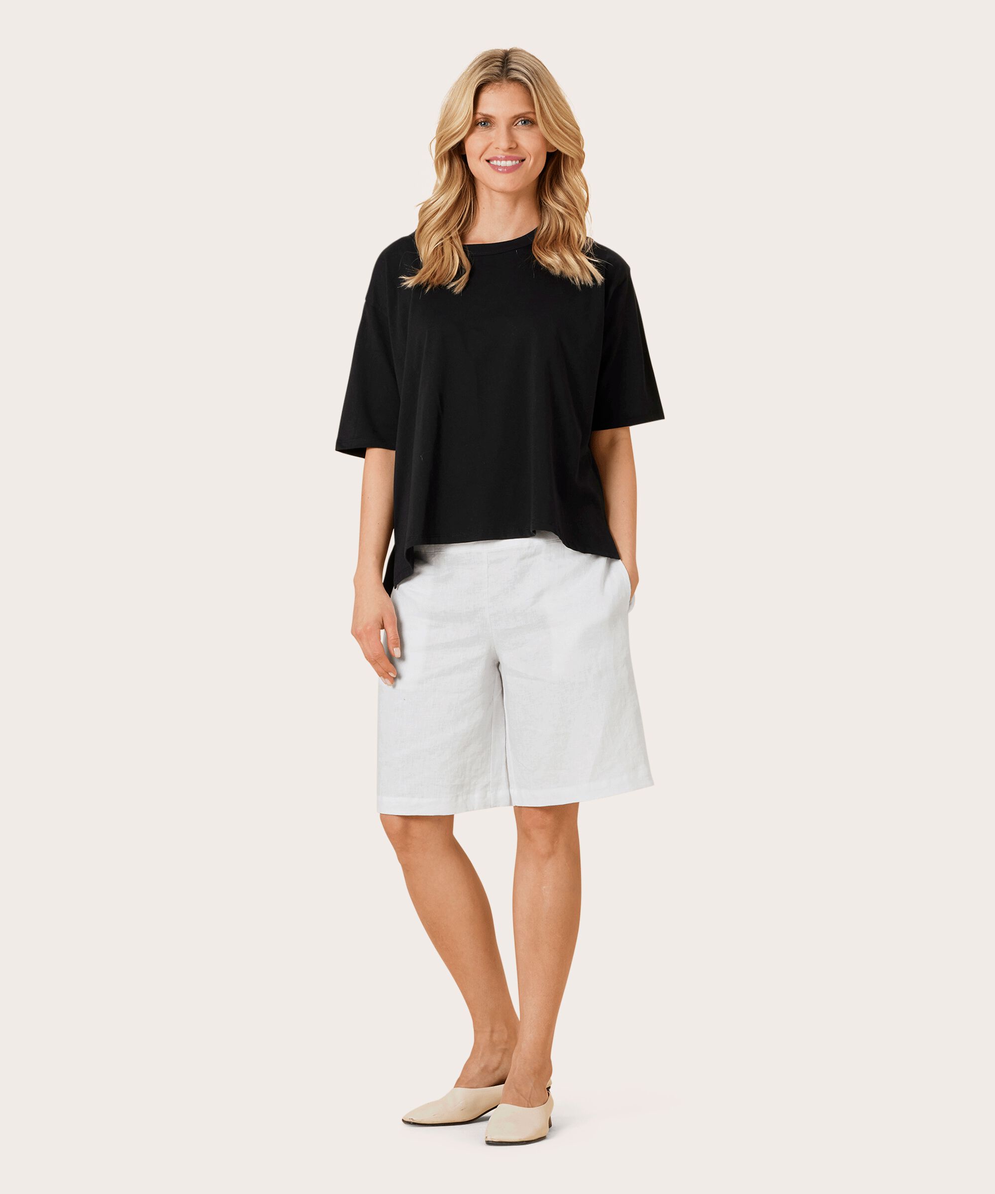 Short En Lin Avec Élastique Smocké Au Dos, White