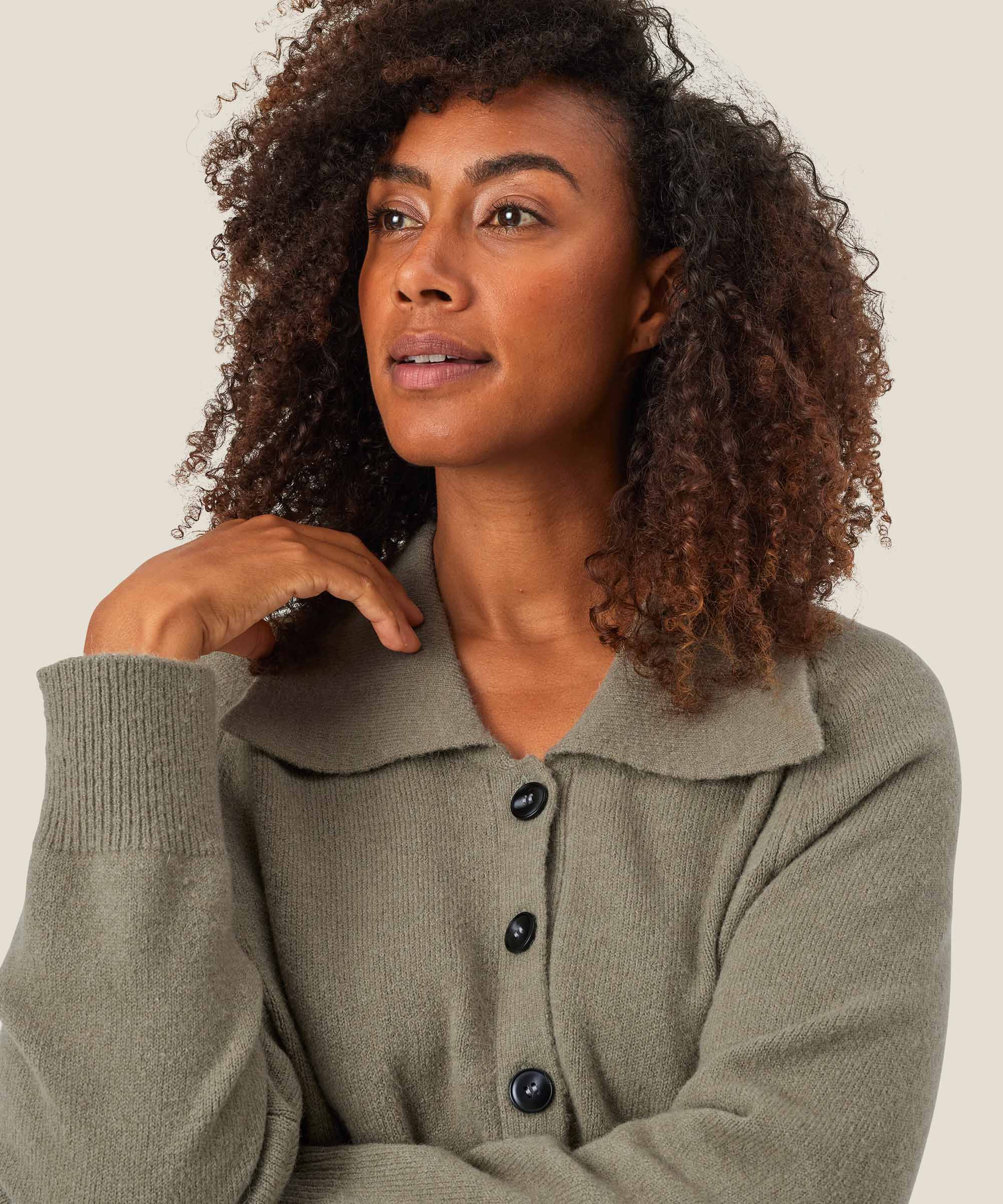 pull en maille avec col et boutons, Vetiver