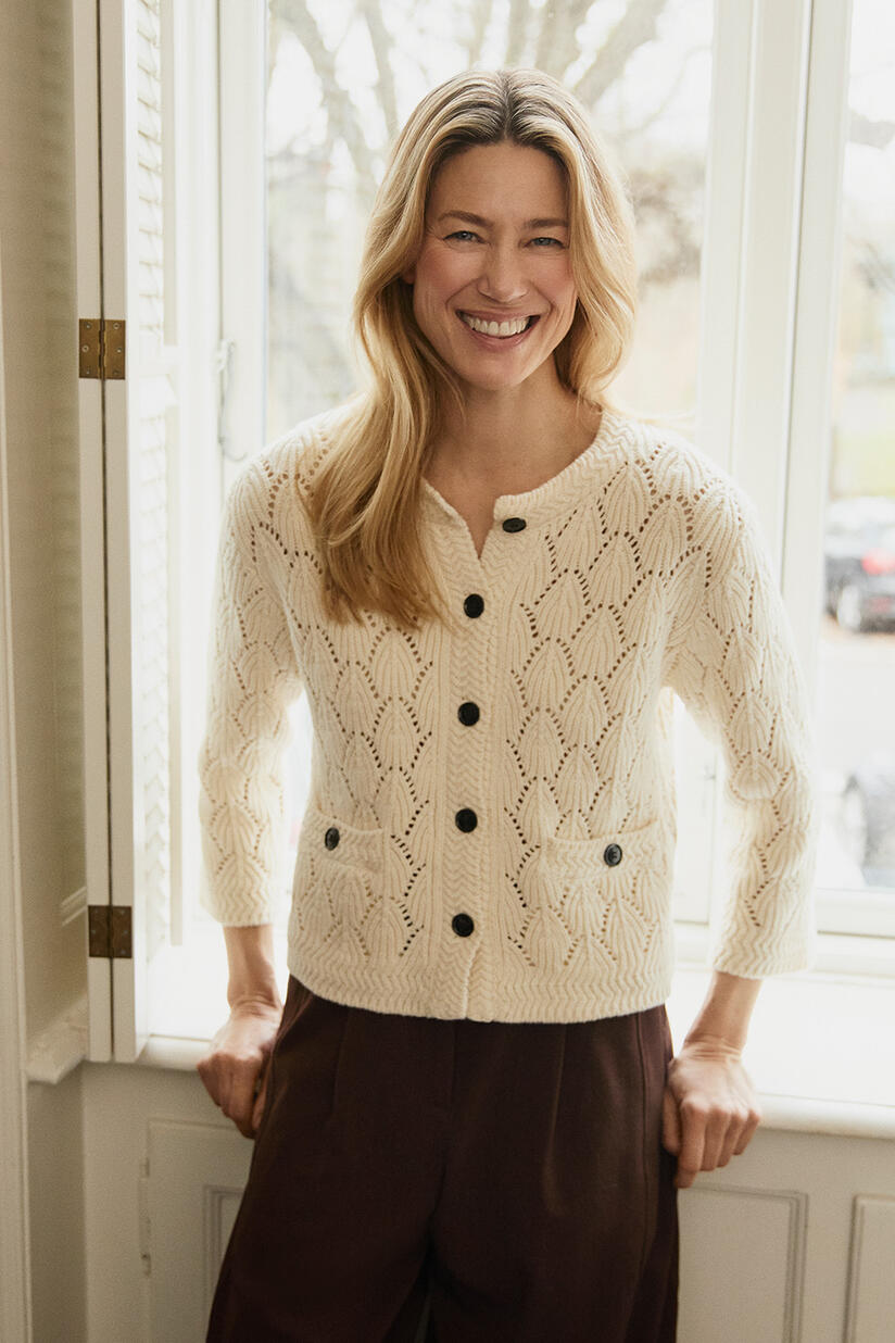 cardigan en coton mélangé avec motif en dentelle - Whitecap, Pantalon Tissé Avec Stretch Et Bouton Sur La Jambe - Sh. Chocolate