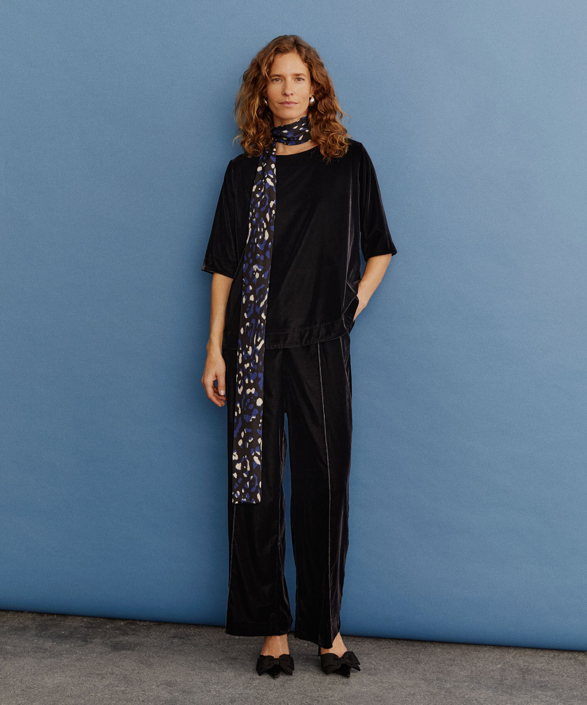 blouse en velours avec bouton, Black