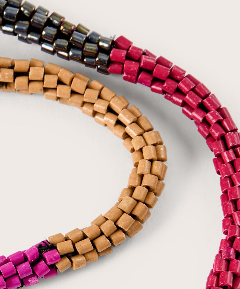 collier long avec petites perles de couleurs, Fuchsia Red