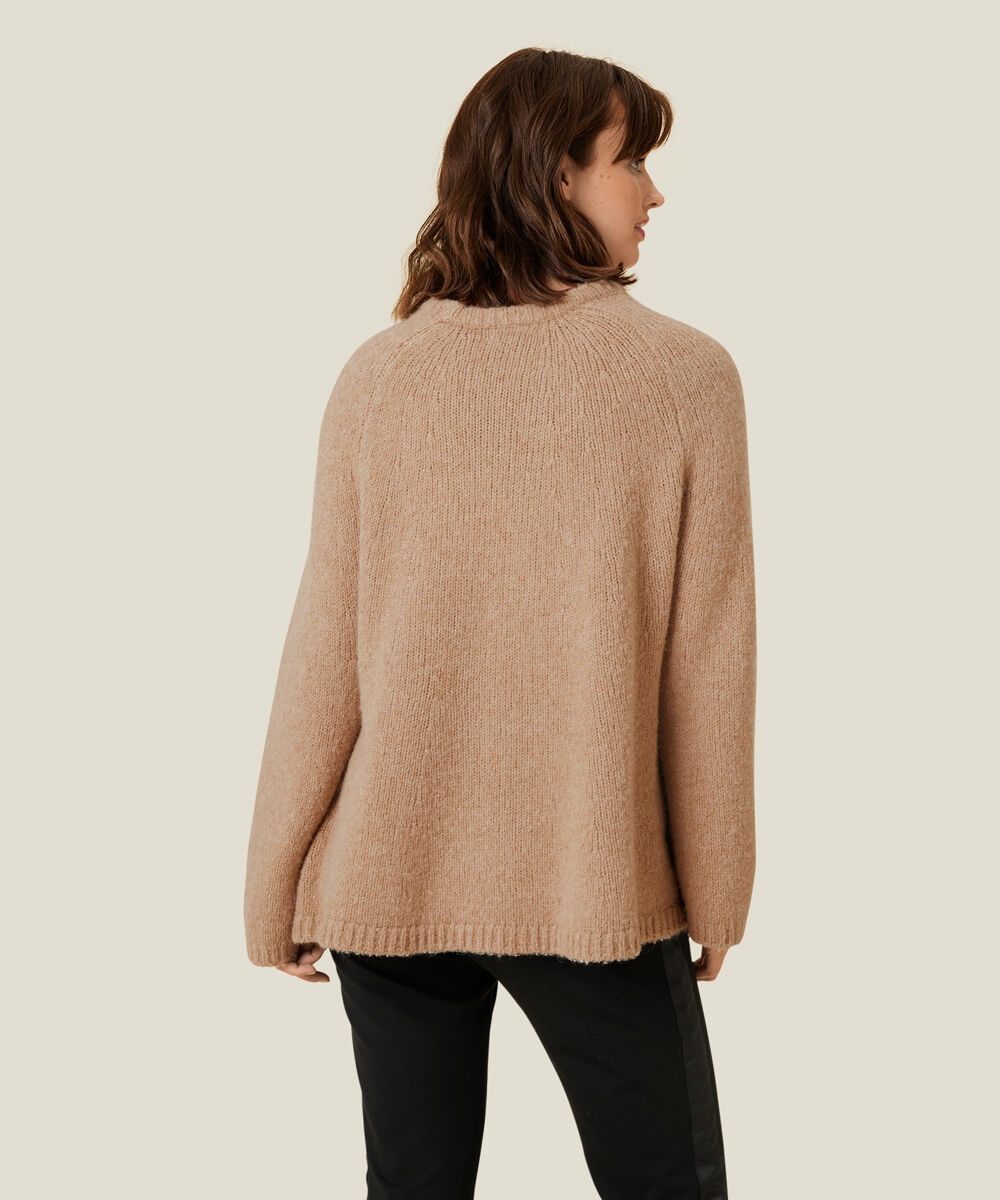 FALLON TOP, Iced Coffee