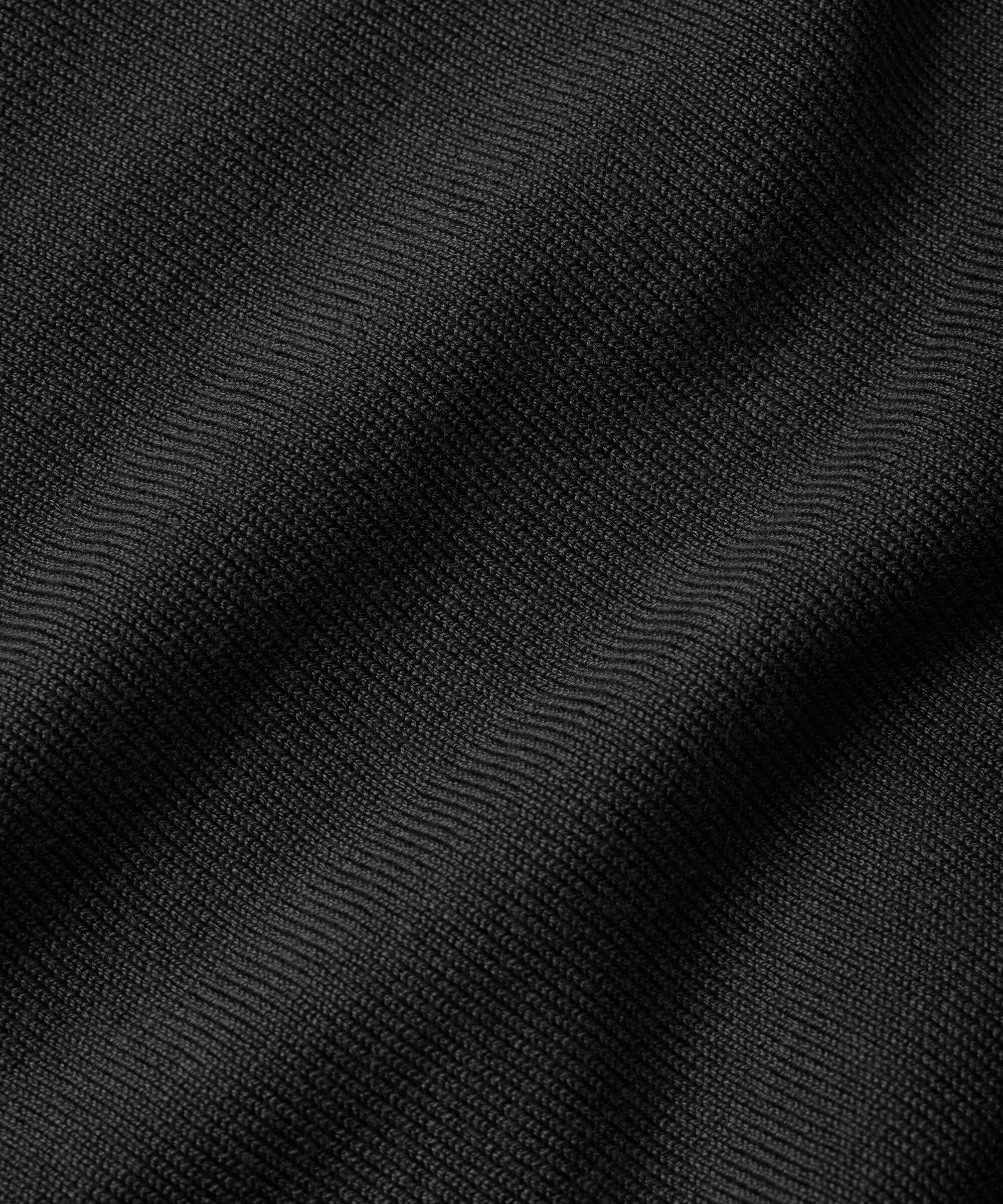 Pull En Maille Avec Col En V Et Manches Étroites, Black