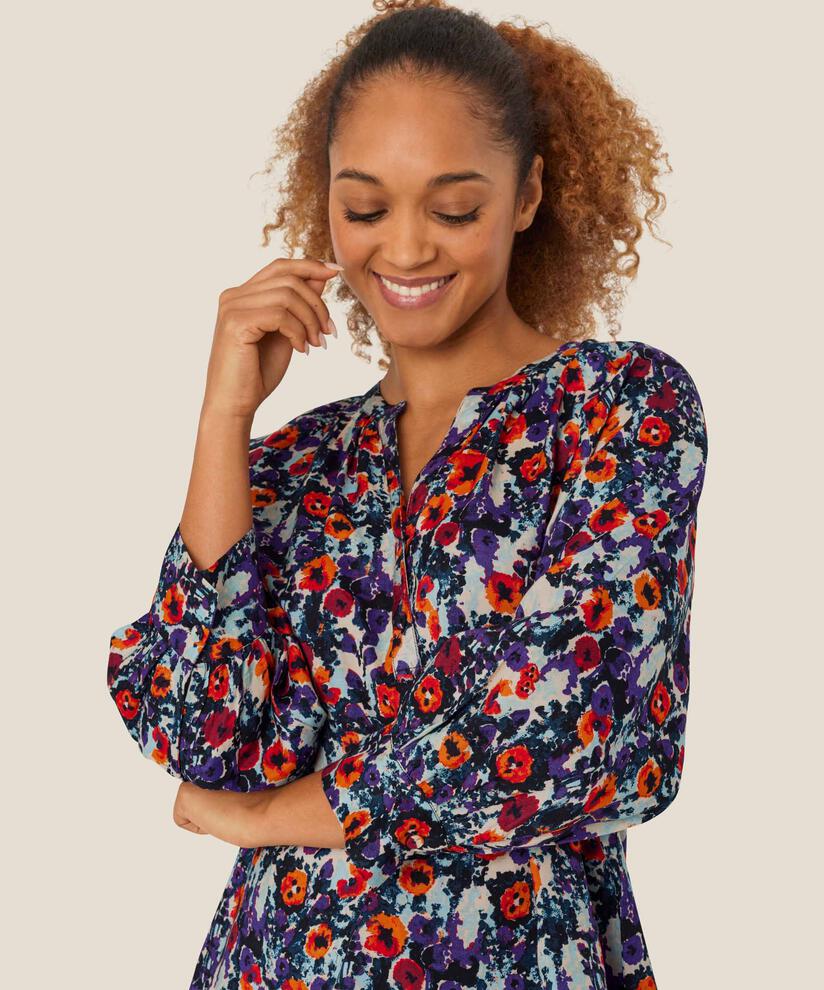 Top en viscose fleuri col V avec boutons, Meadow Violet