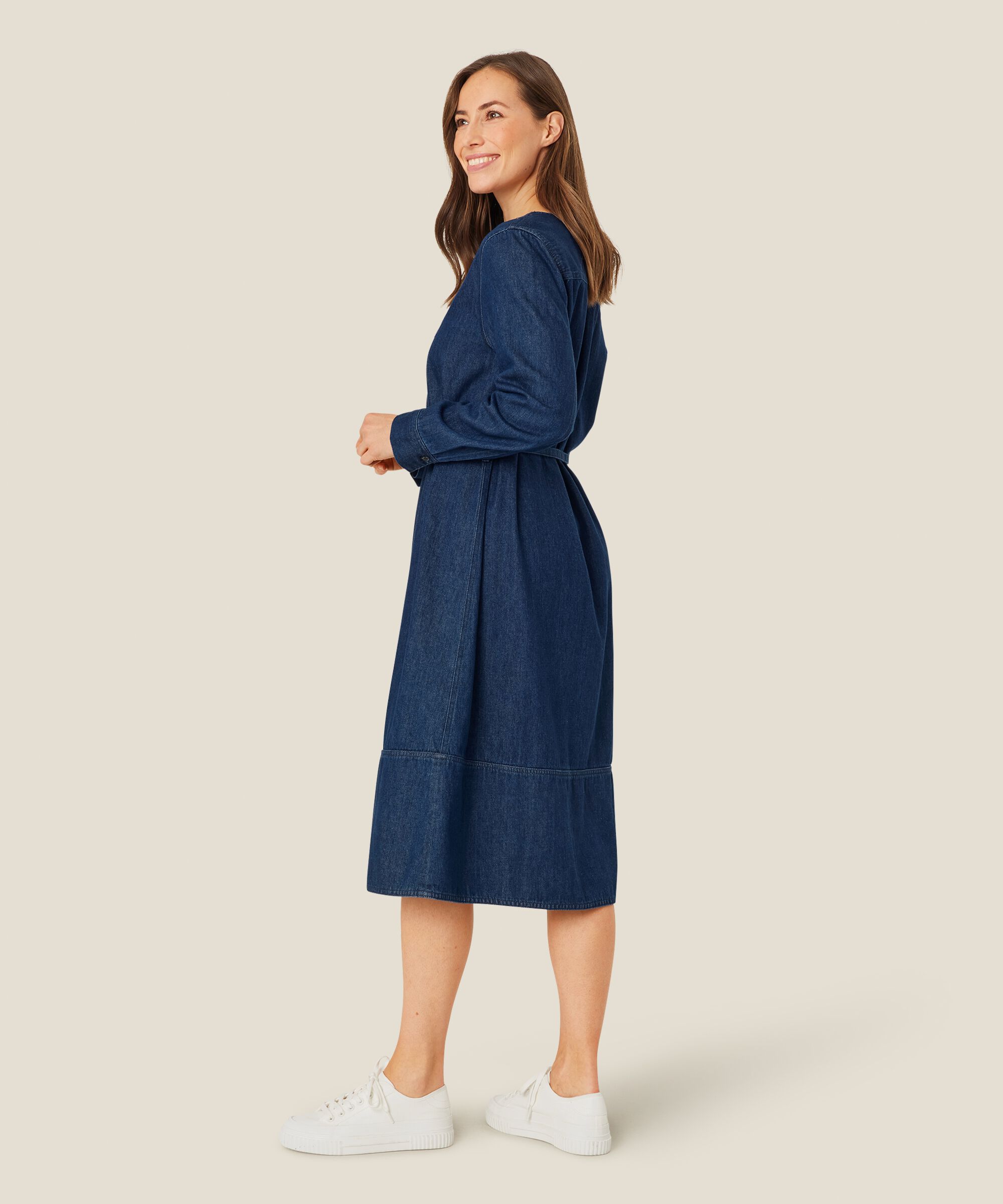 robe en jean avec col en V et ceinture, Dark Denim